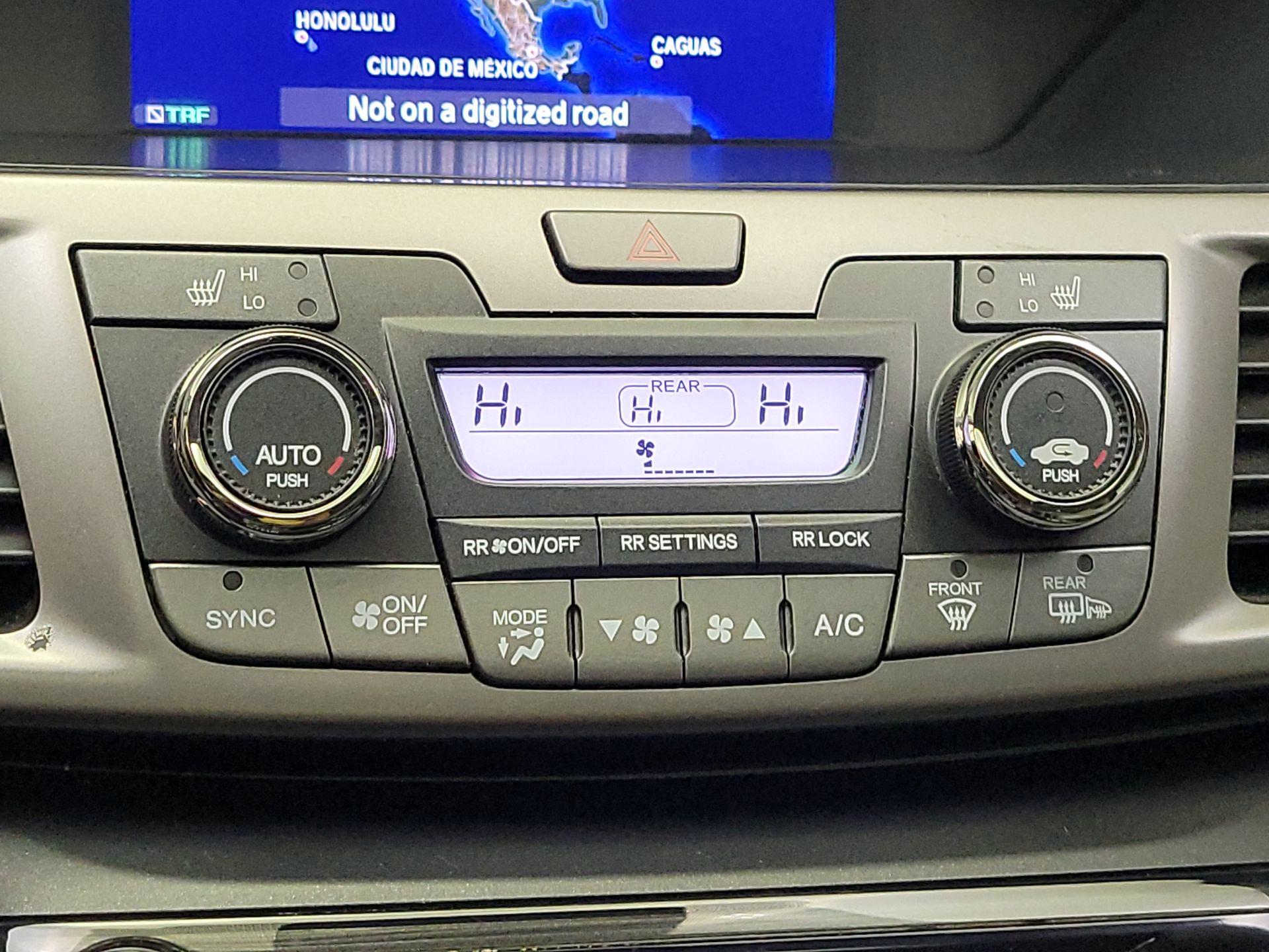 Thumbnail: 2015 Honda Odyssey - 17