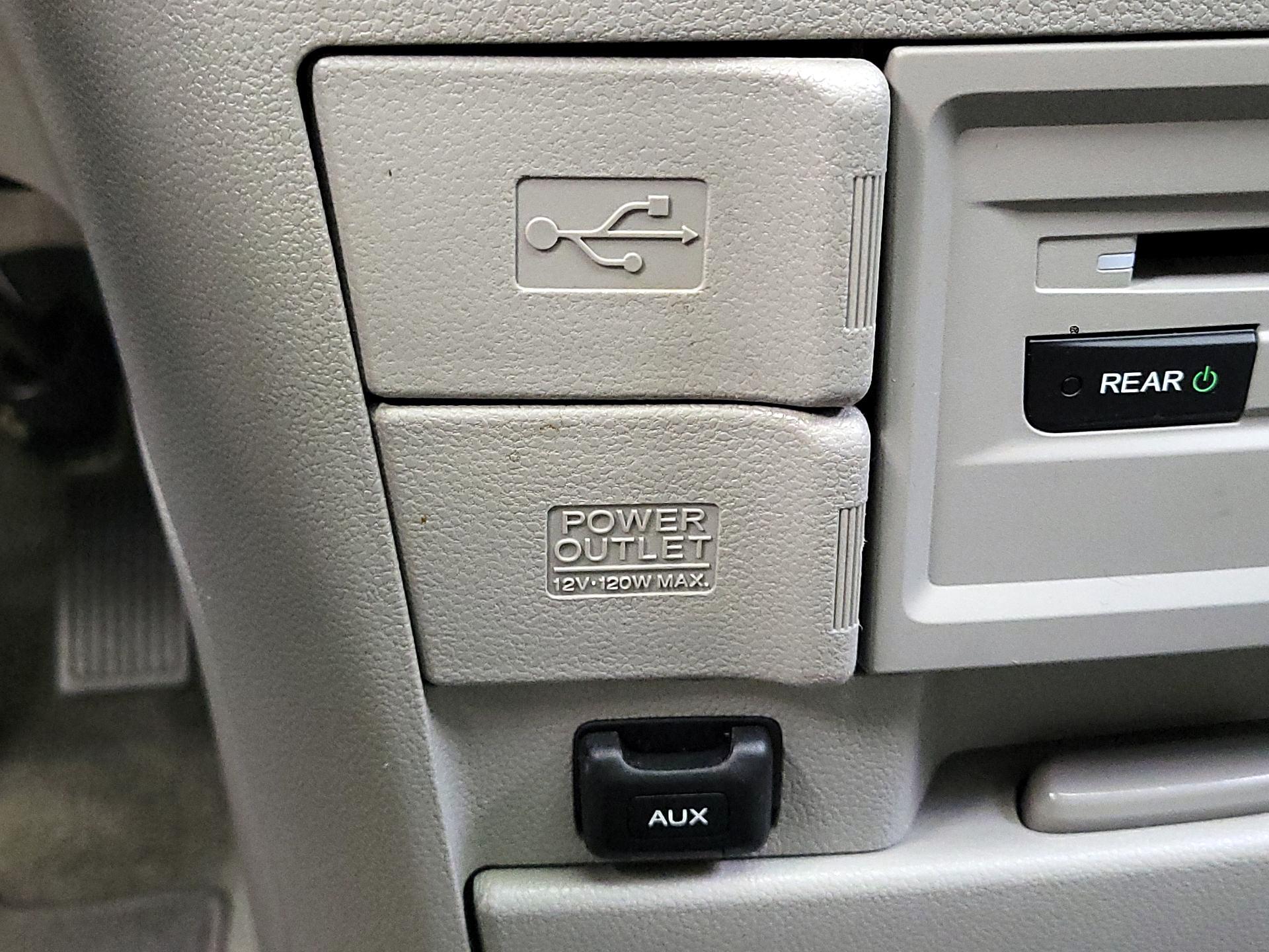 Thumbnail: 2015 Honda Odyssey - 19