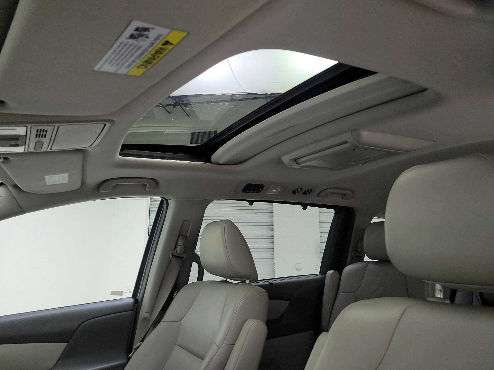 Thumbnail: 2015 Honda Odyssey - 20