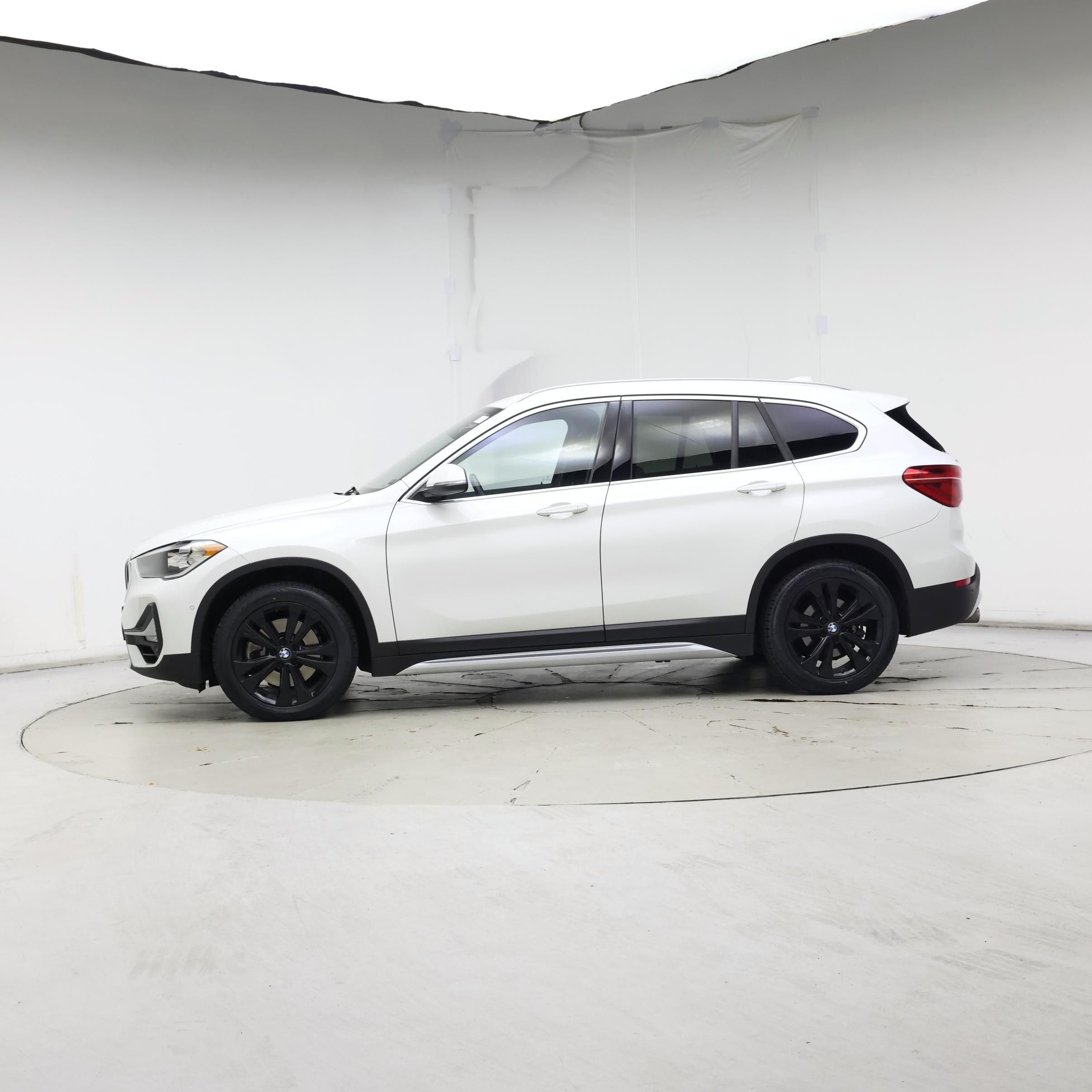 Thumbnail: 2020 BMW X1 - 3