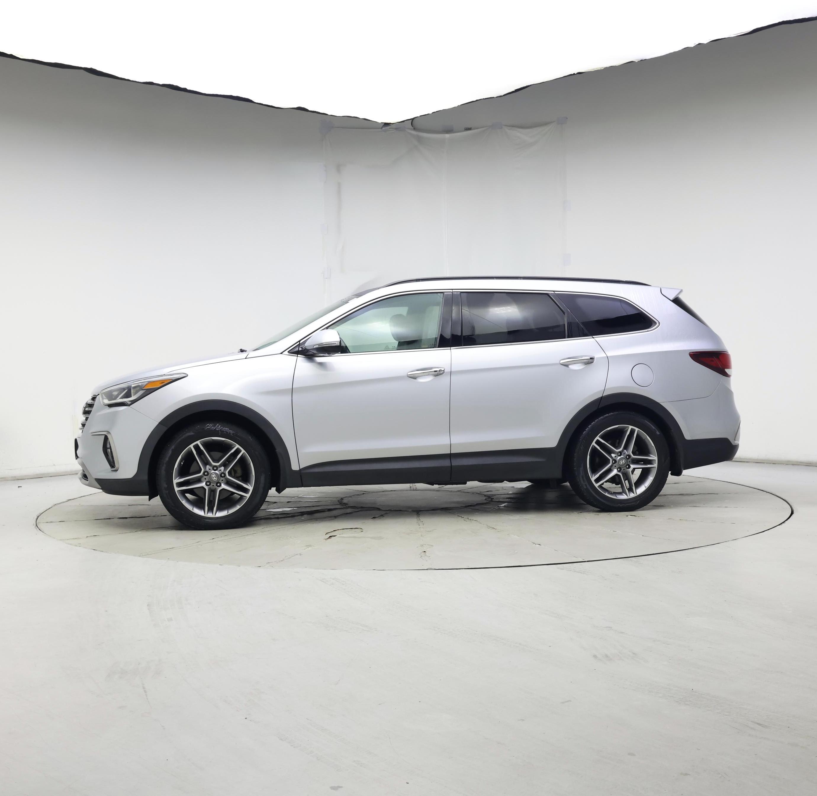 Thumbnail: 2018 Hyundai Santa Fe - 3