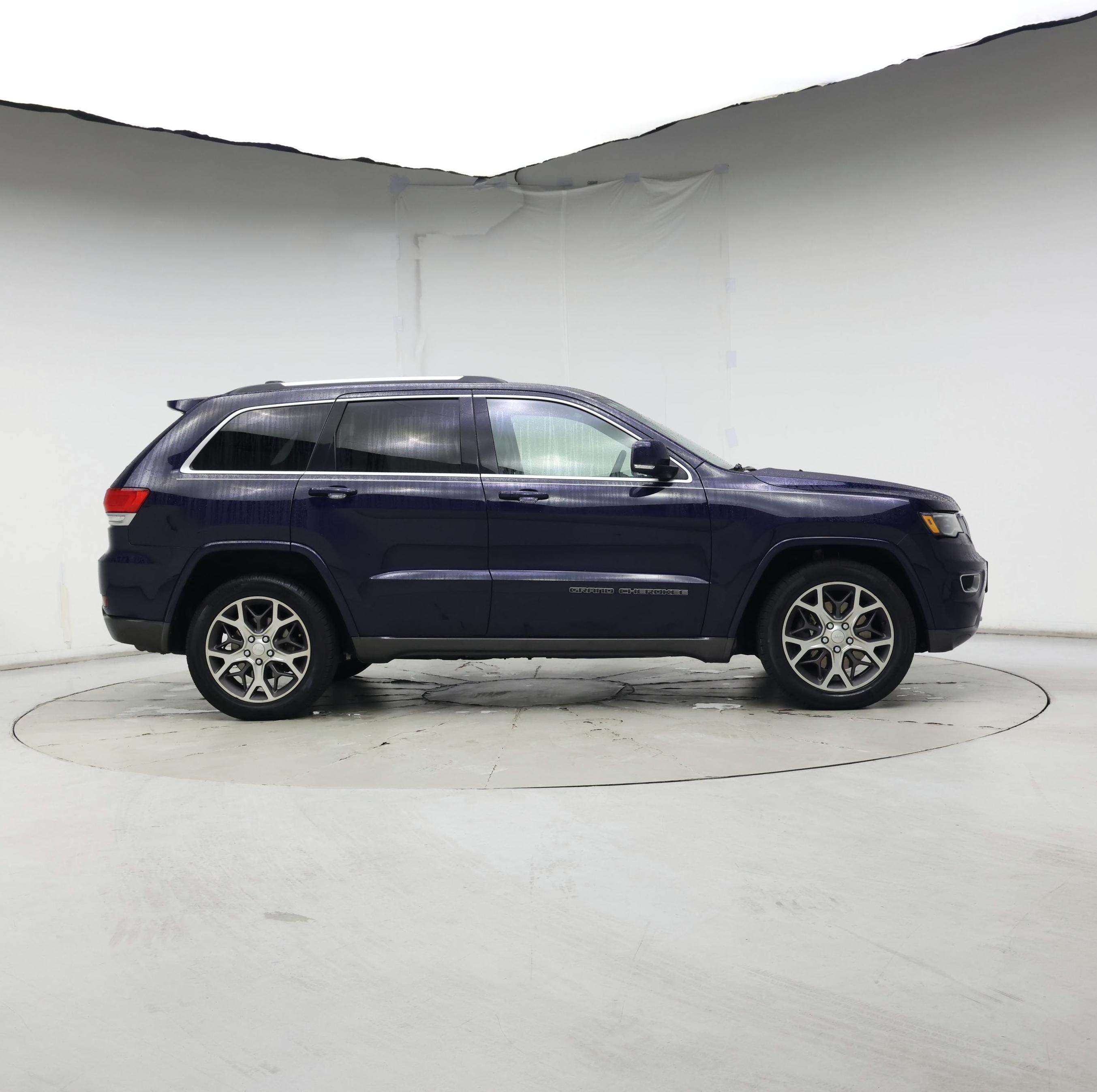 Thumbnail: 2018 Jeep Grand Cherokee - 7