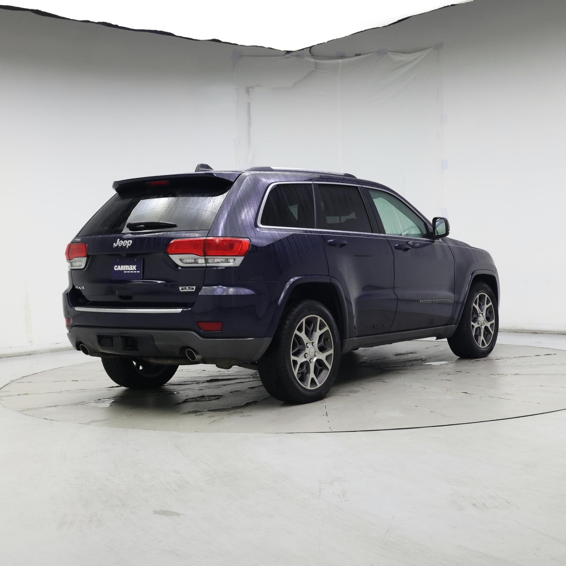 Thumbnail: 2018 Jeep Grand Cherokee - 8