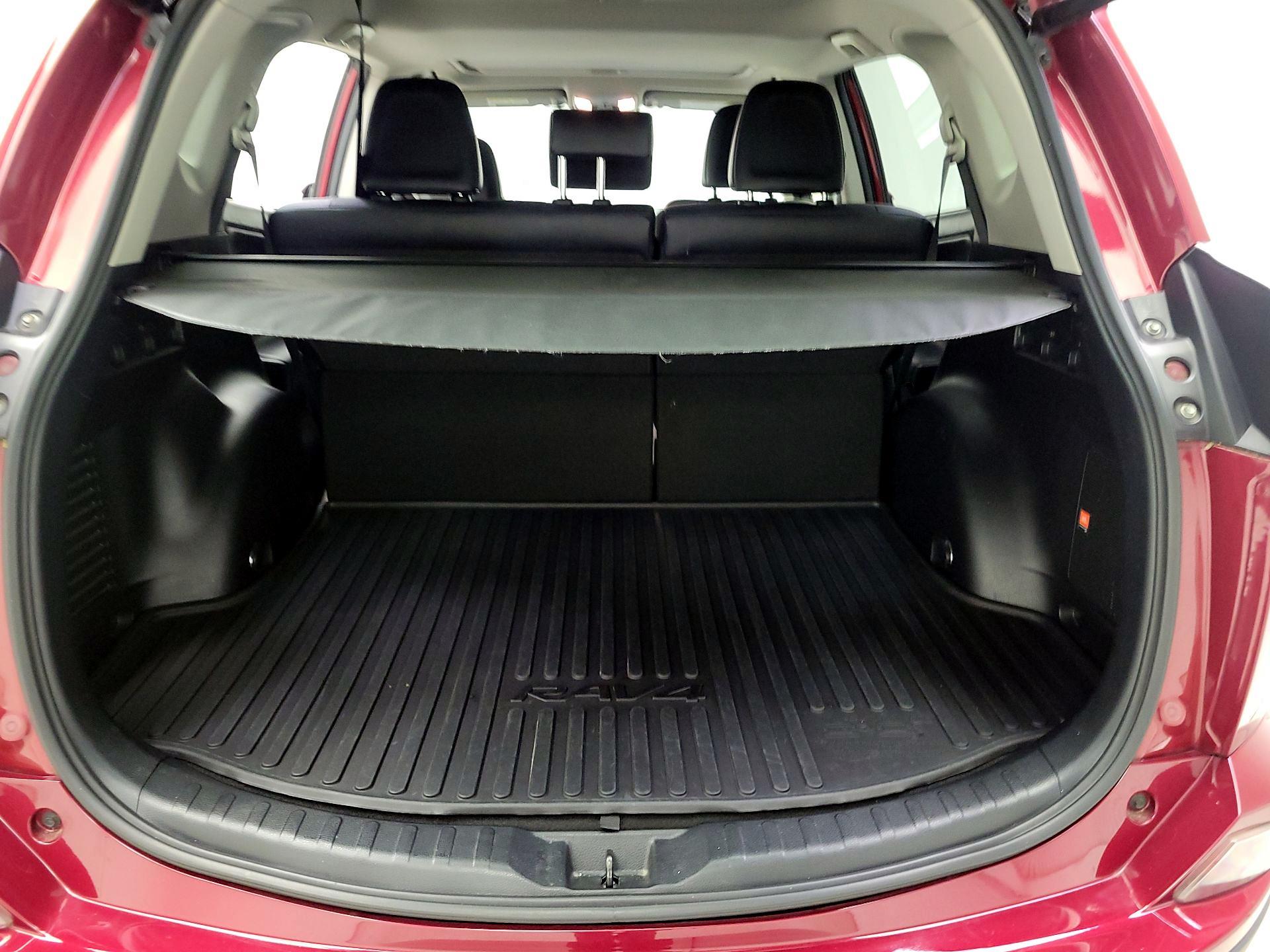 Thumbnail: 2018 Toyota RAV4 - 20