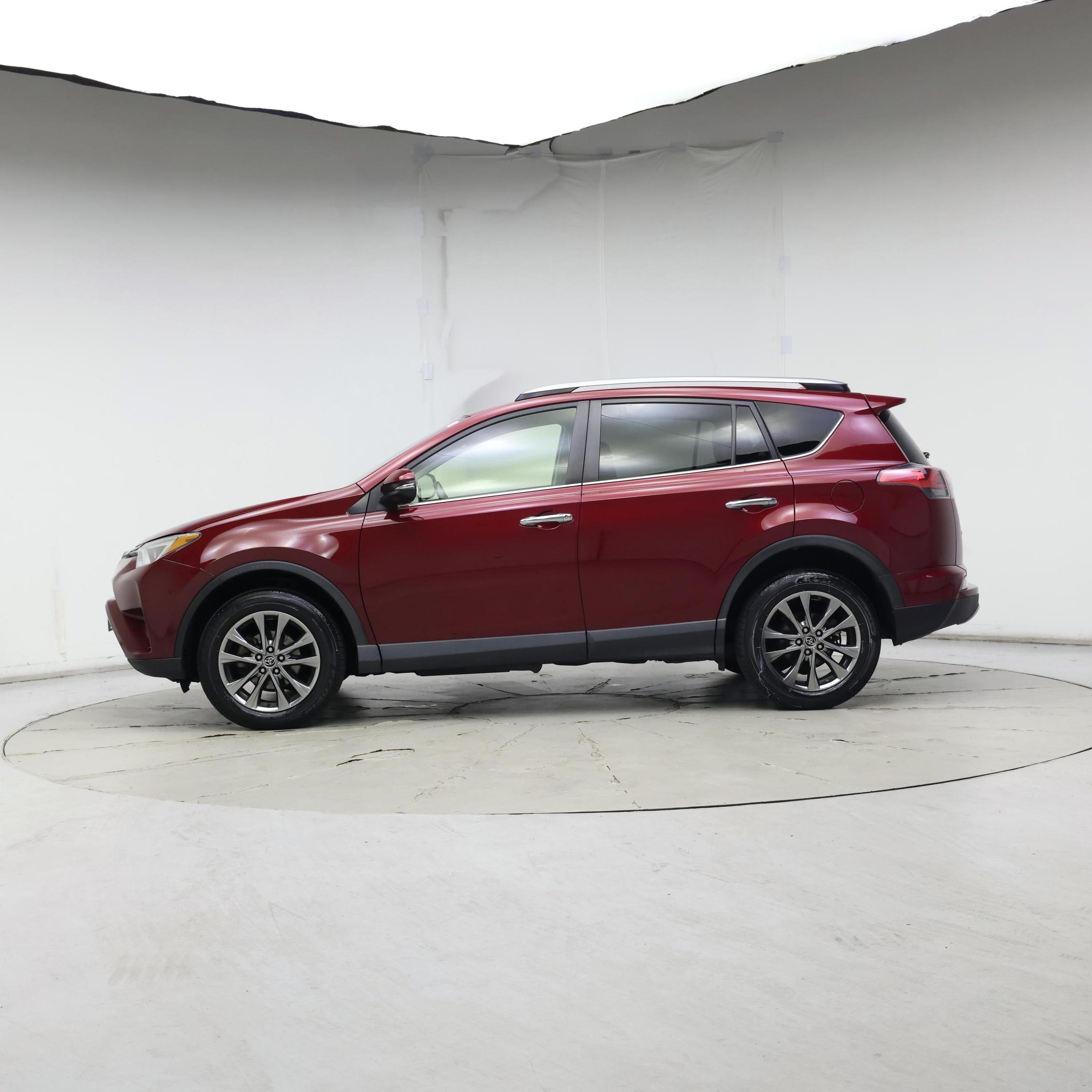 Thumbnail: 2018 Toyota RAV4 - 3