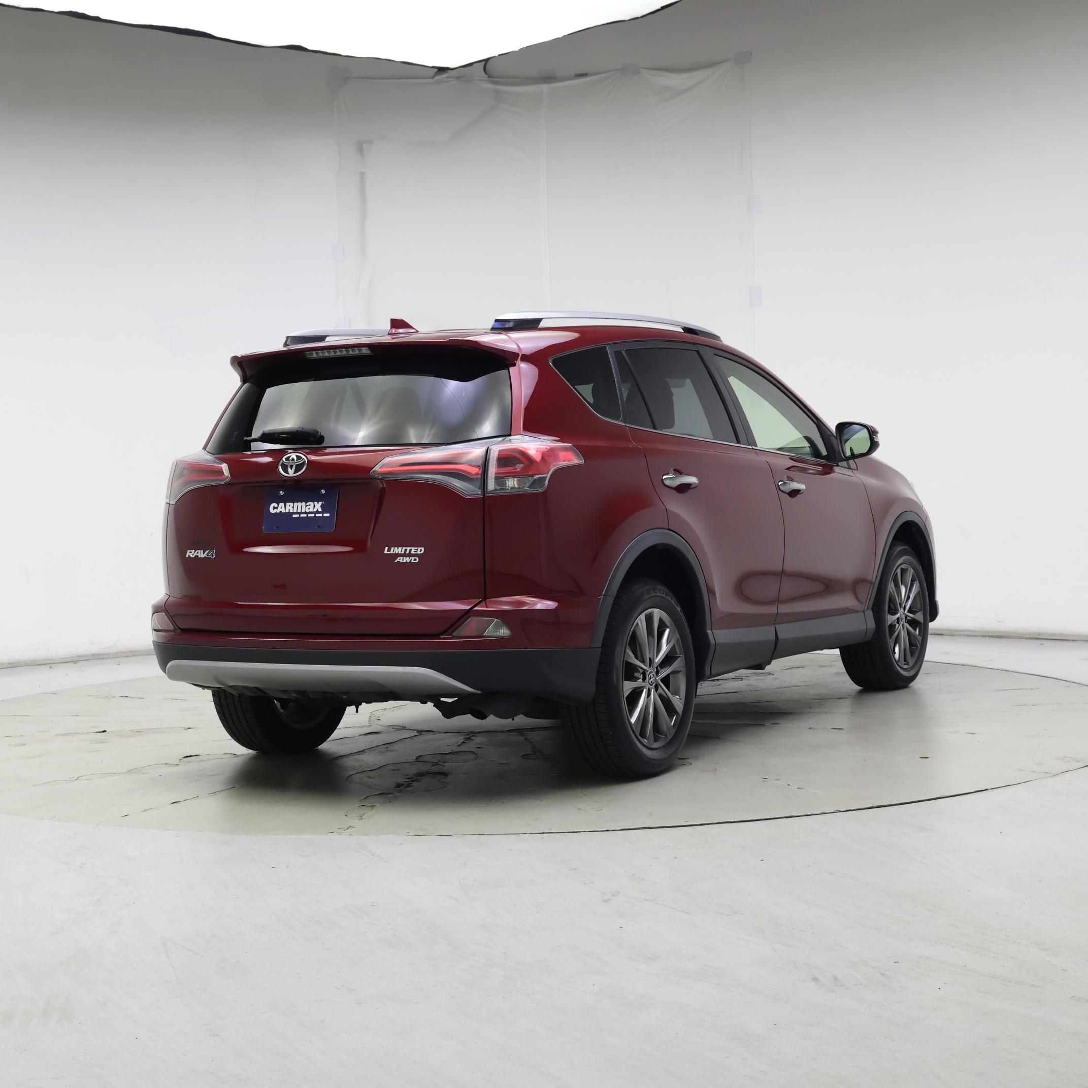 Thumbnail: 2018 Toyota RAV4 - 8