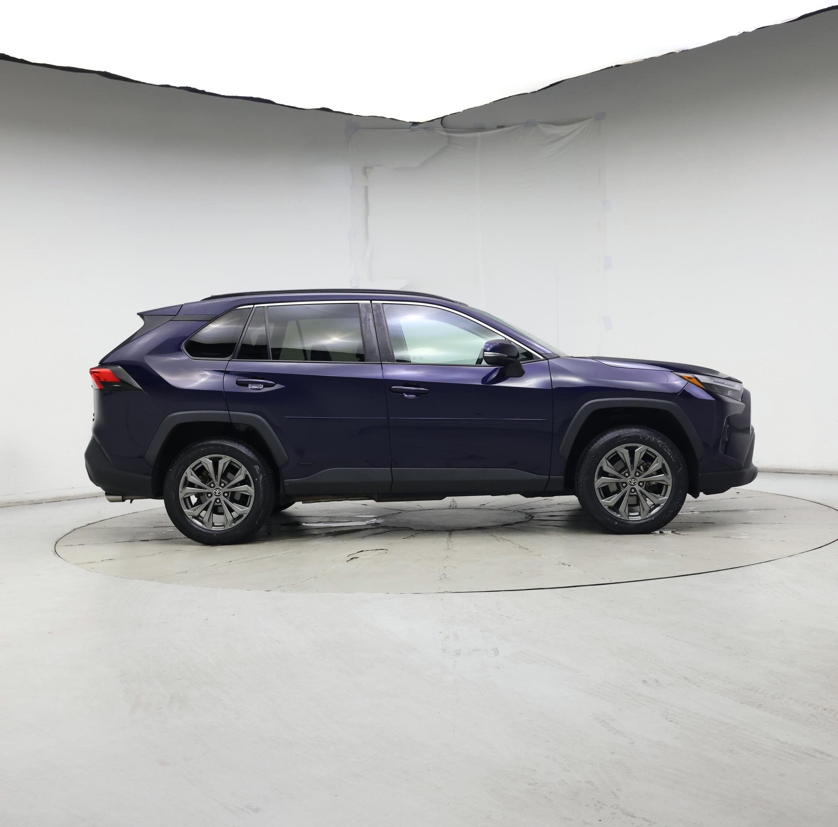 Thumbnail: 2022 Toyota RAV4 - 7