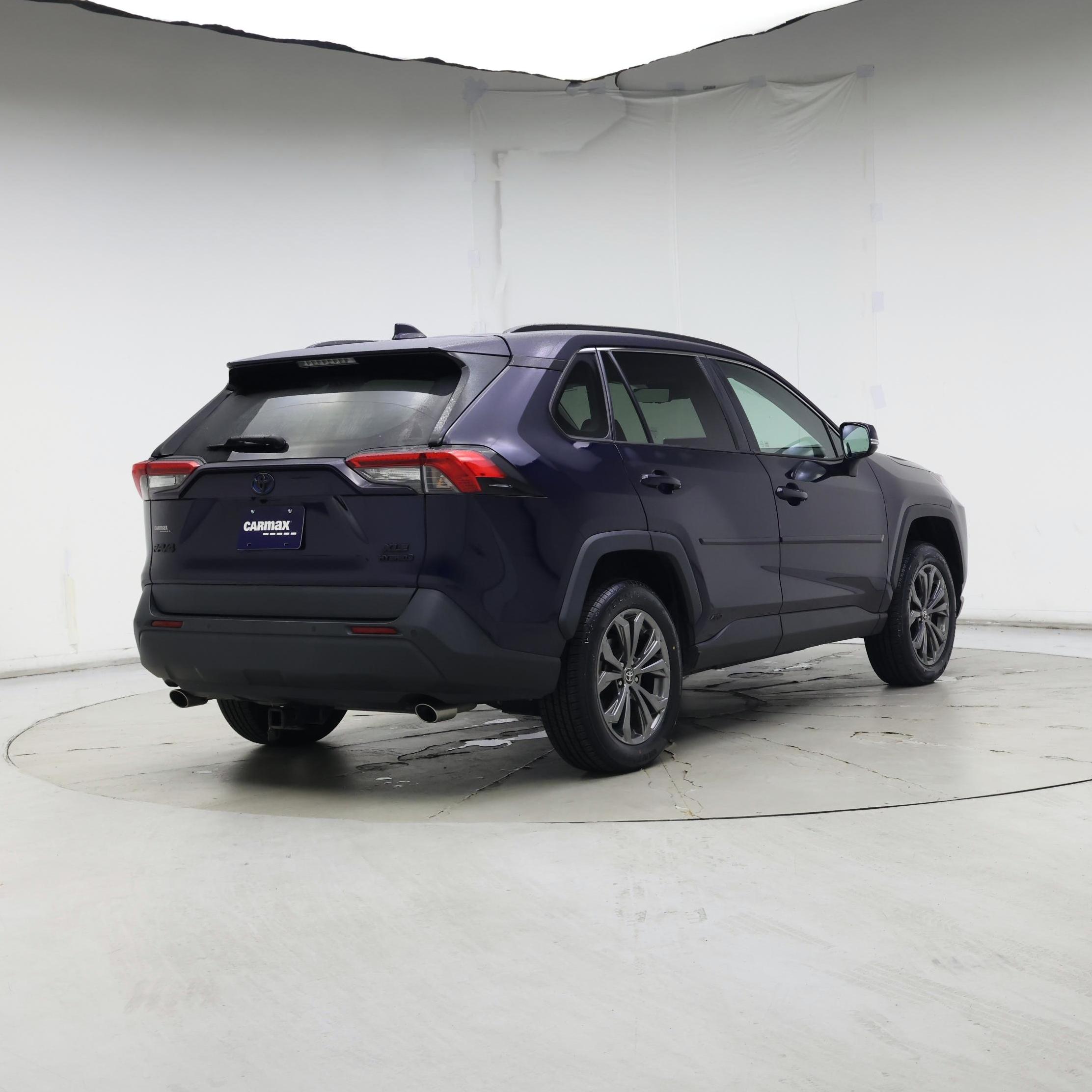 Thumbnail: 2022 Toyota RAV4 - 8