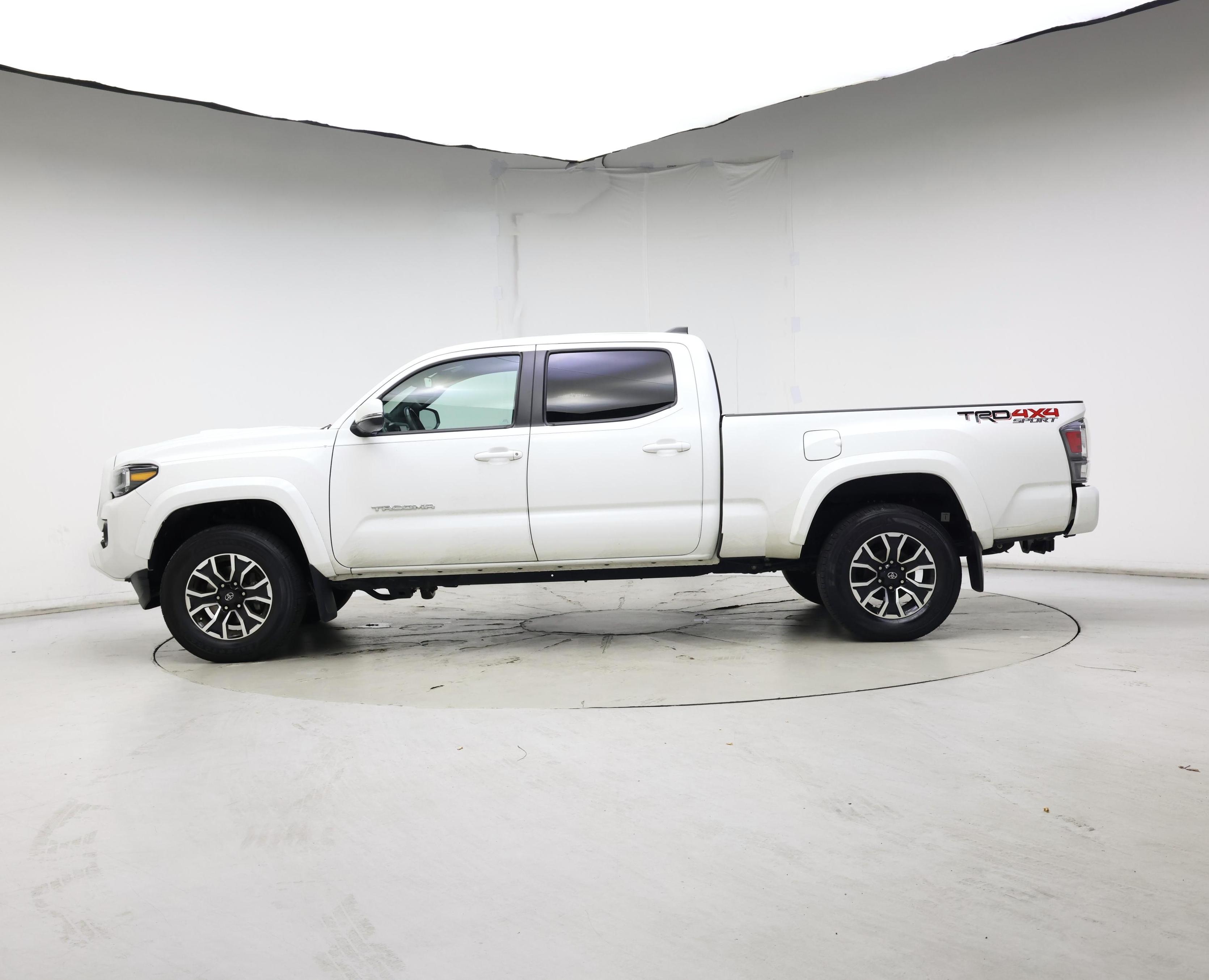 Thumbnail: 2022 Toyota Tacoma - 3