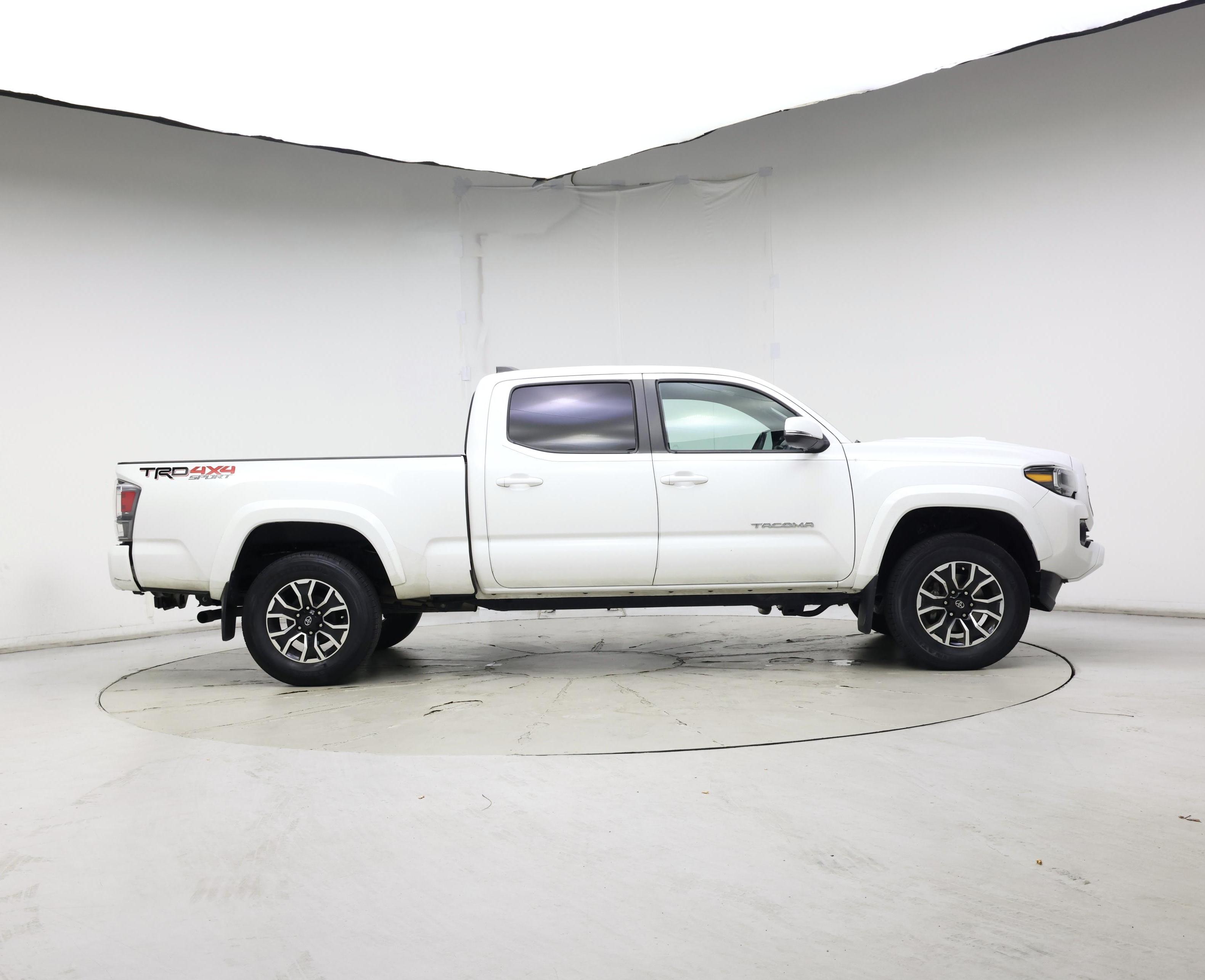 Thumbnail: 2022 Toyota Tacoma - 7