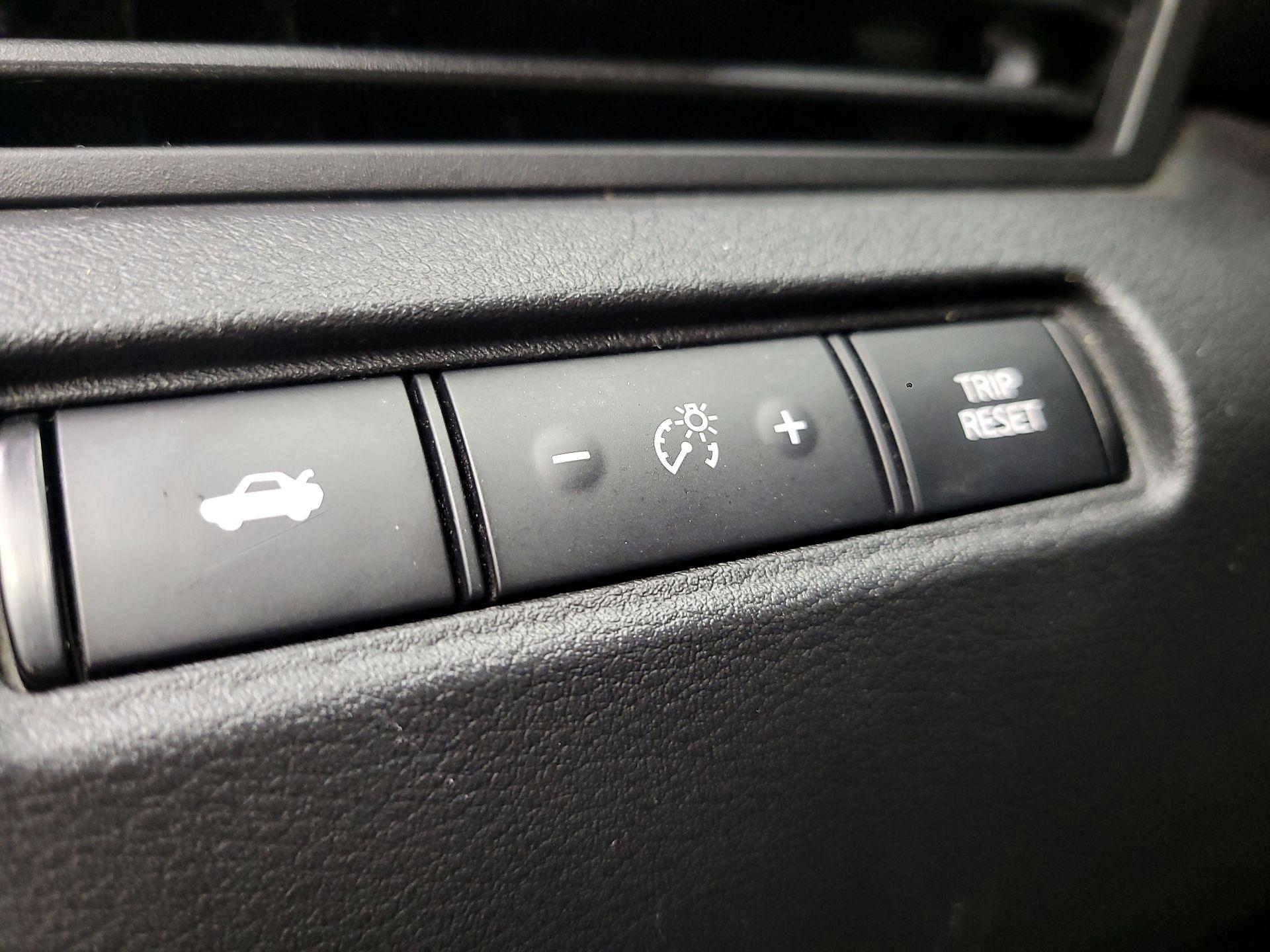 Thumbnail: 2019 Nissan Altima - 13