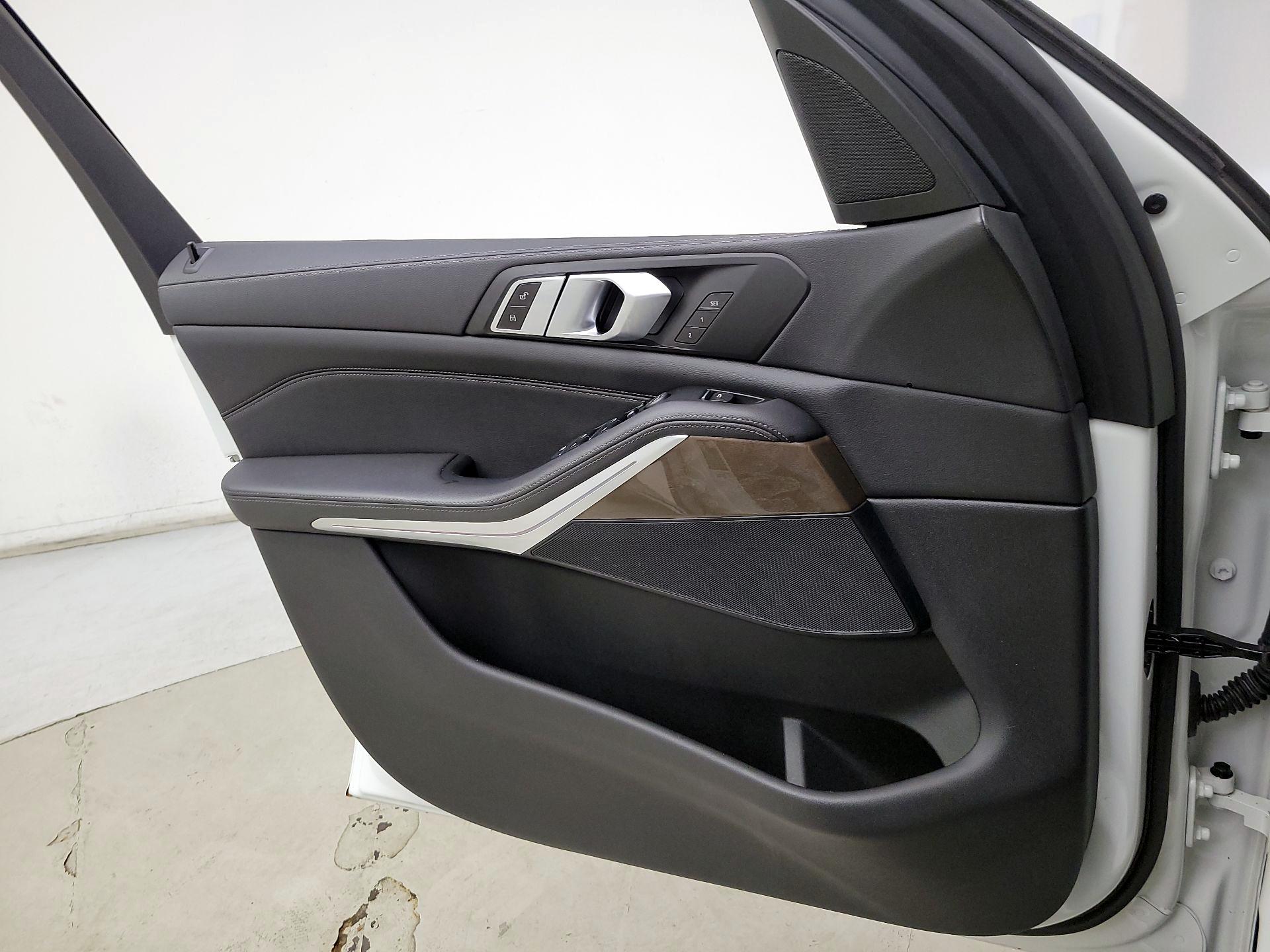 Thumbnail: 2020 BMW X5 - 12