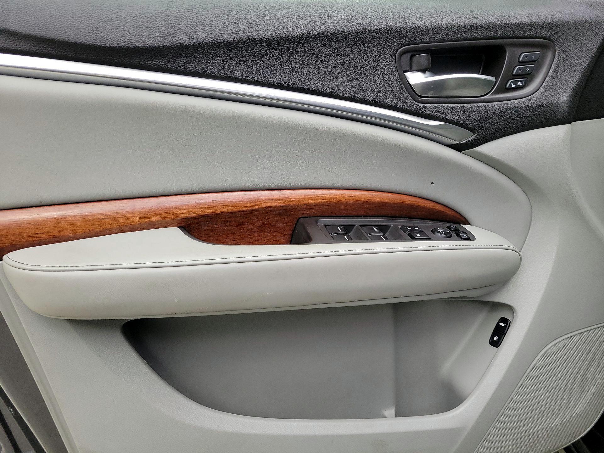 Thumbnail: 2017 Acura MDX - 12
