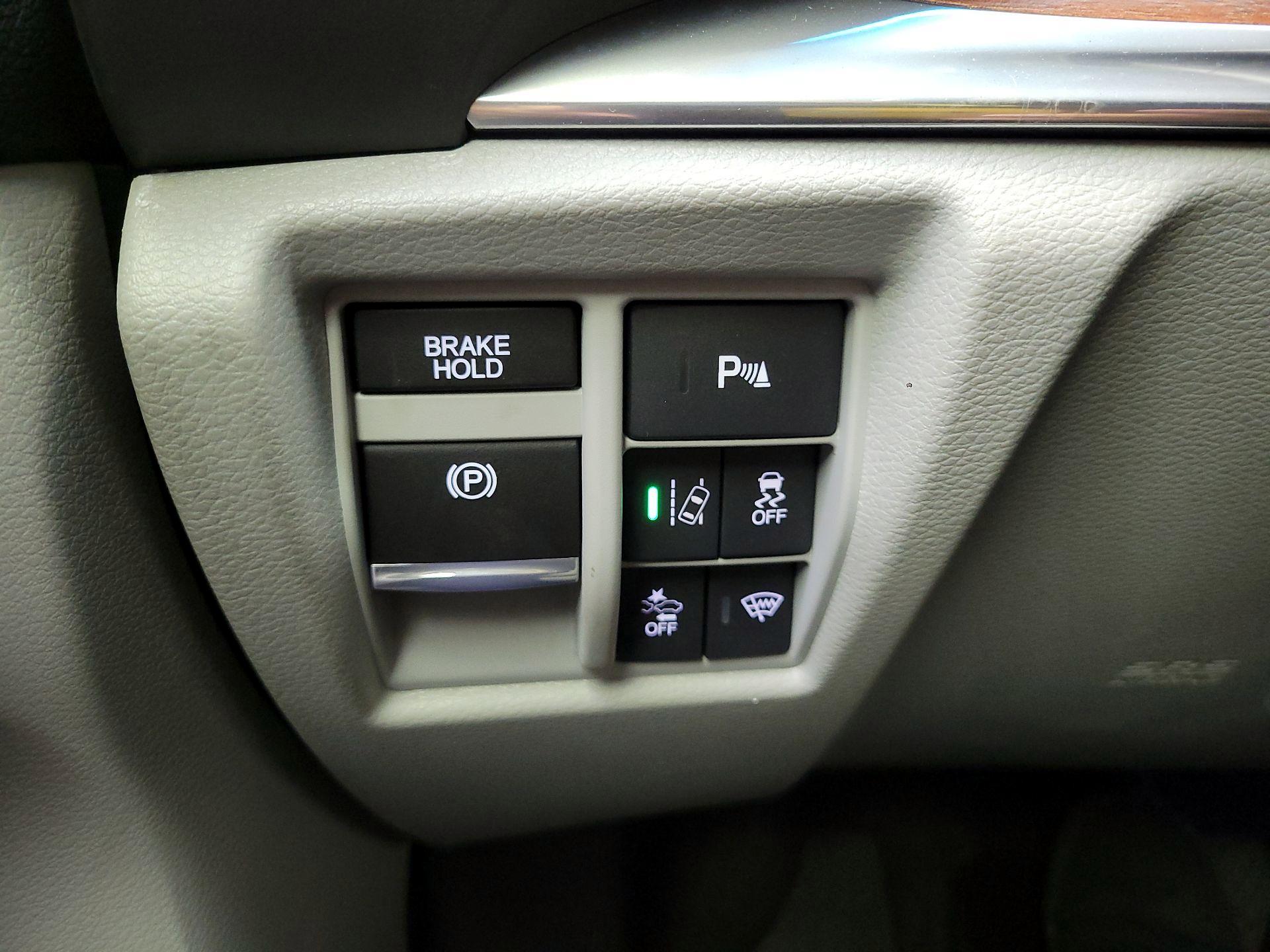 Thumbnail: 2017 Acura MDX - 13