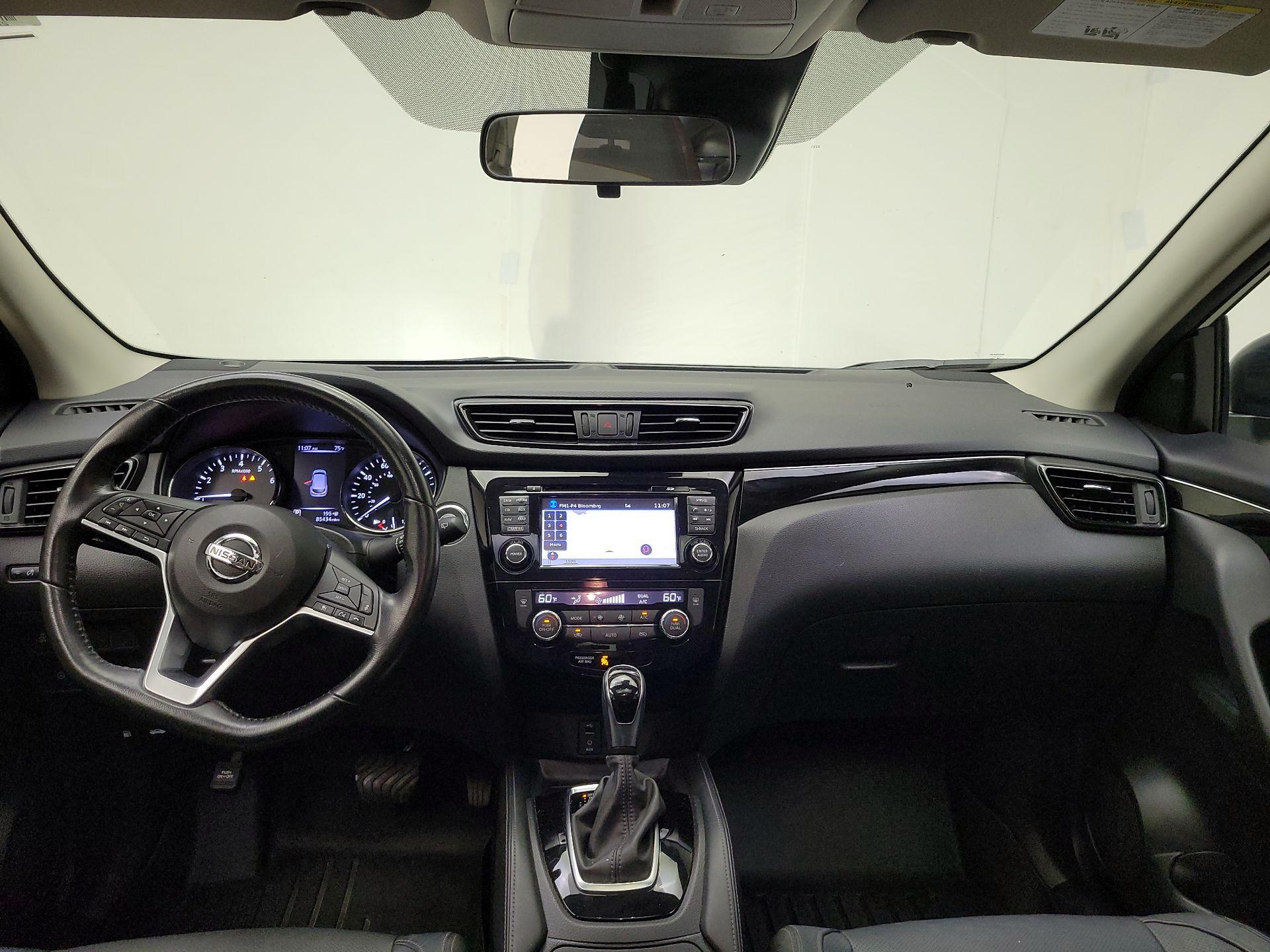 Thumbnail: 2017 Nissan Rogue Sport - 9
