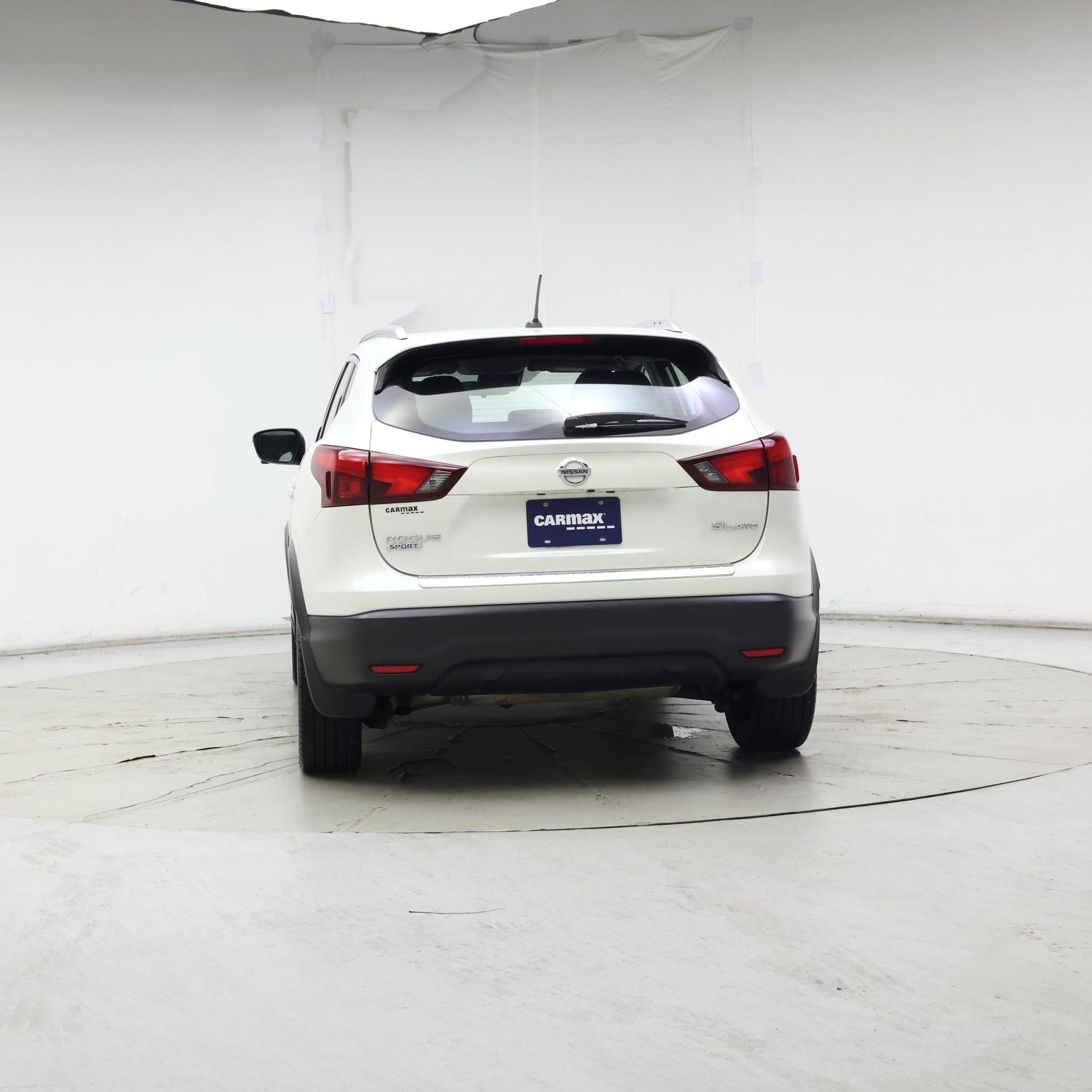 Thumbnail: 2017 Nissan Rogue Sport - 6