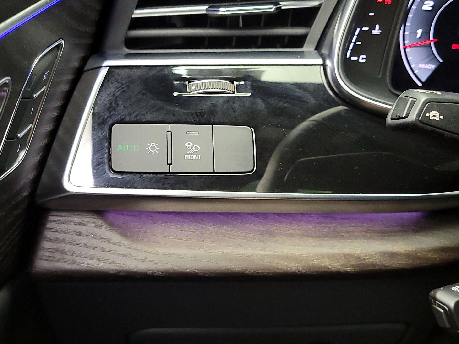 Thumbnail: 2021 Audi Q8 - 13