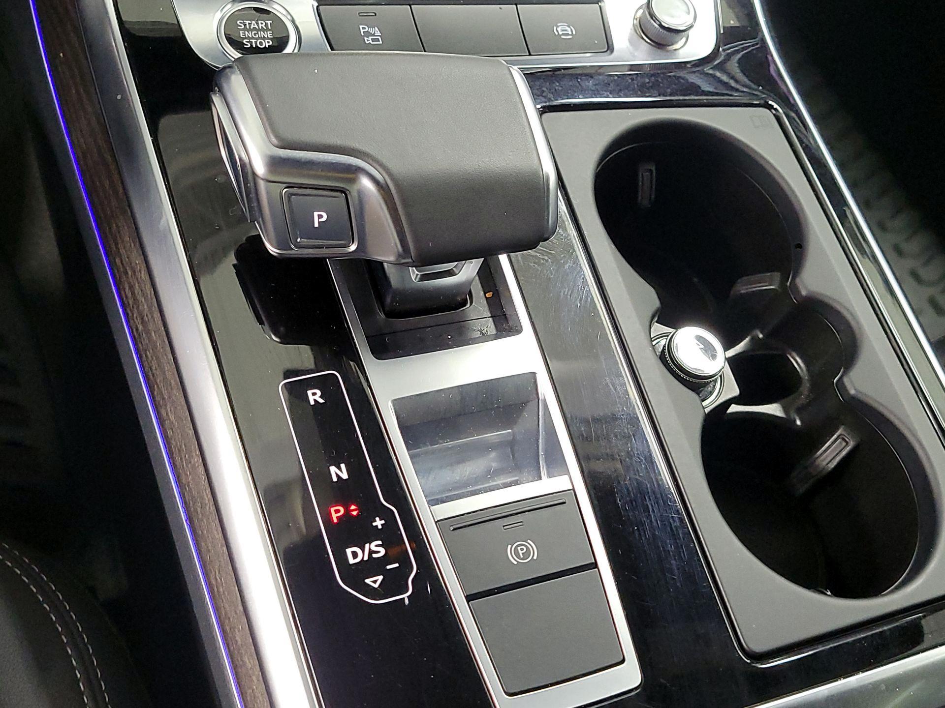 Thumbnail: 2021 Audi Q8 - 18