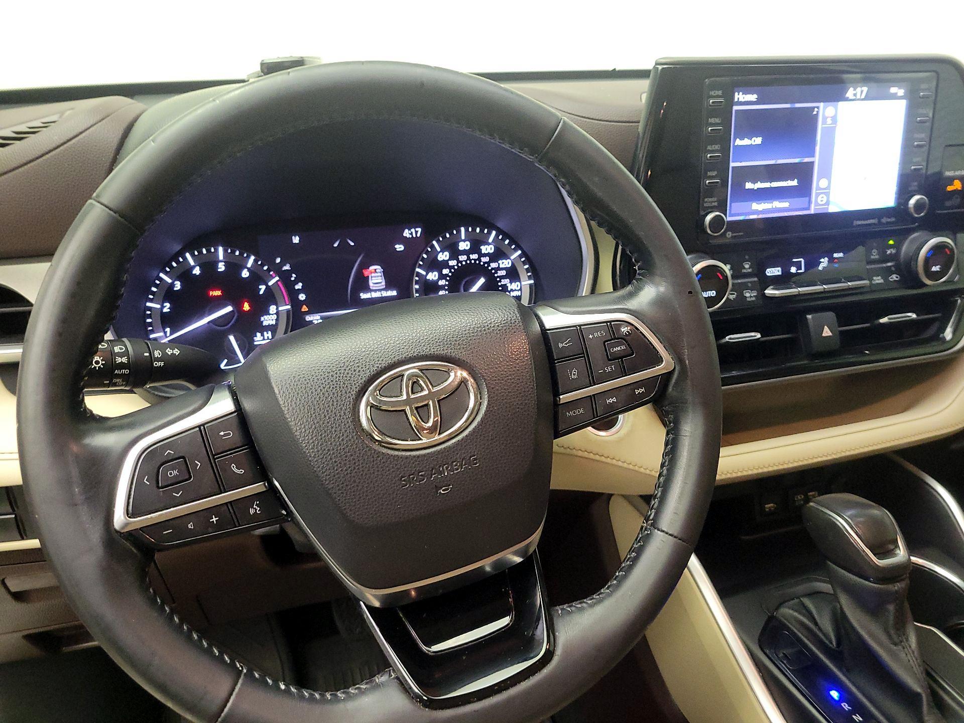 Thumbnail: 2021 Toyota Highlander - 10