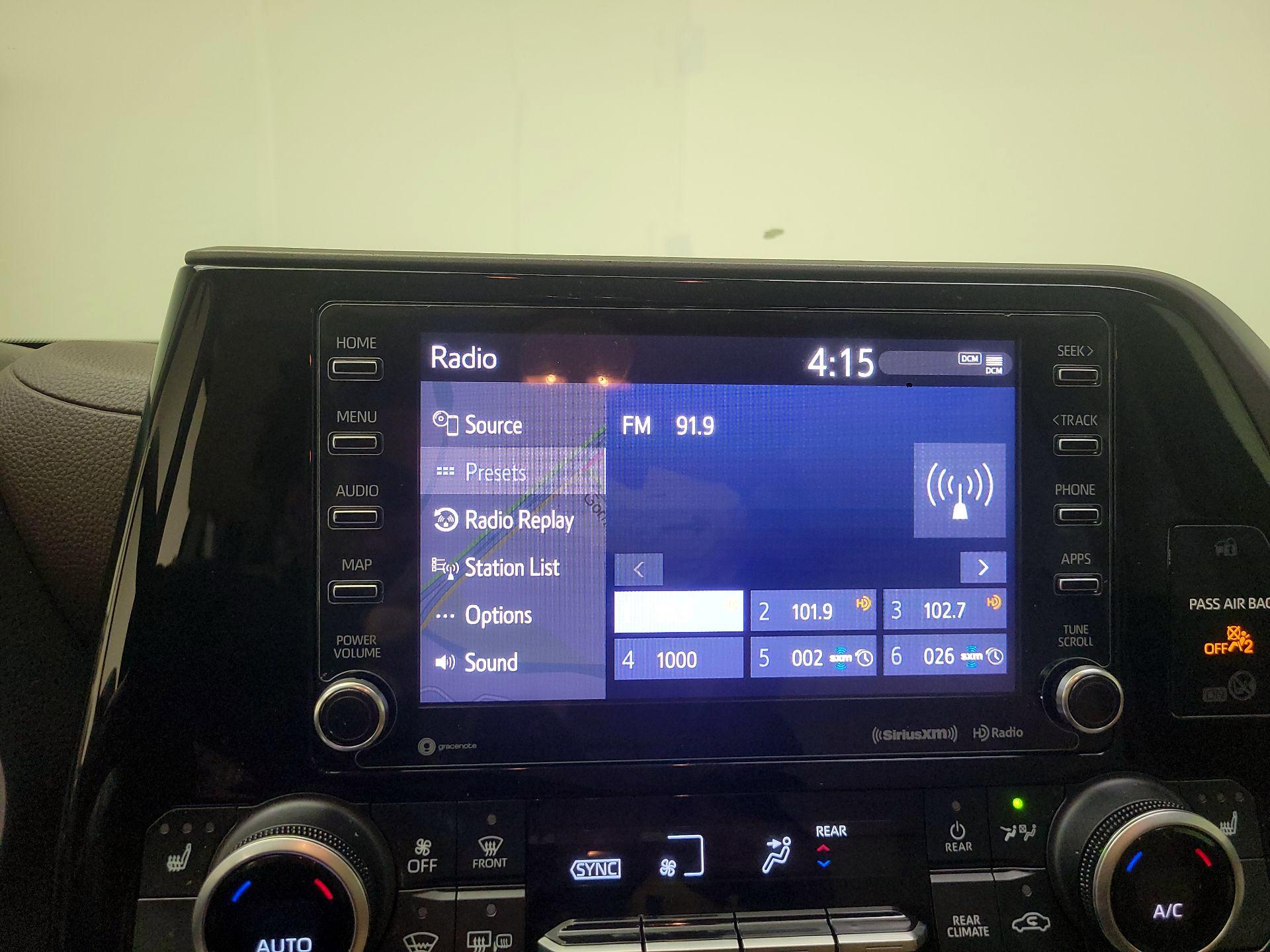 Thumbnail: 2021 Toyota Highlander - 15