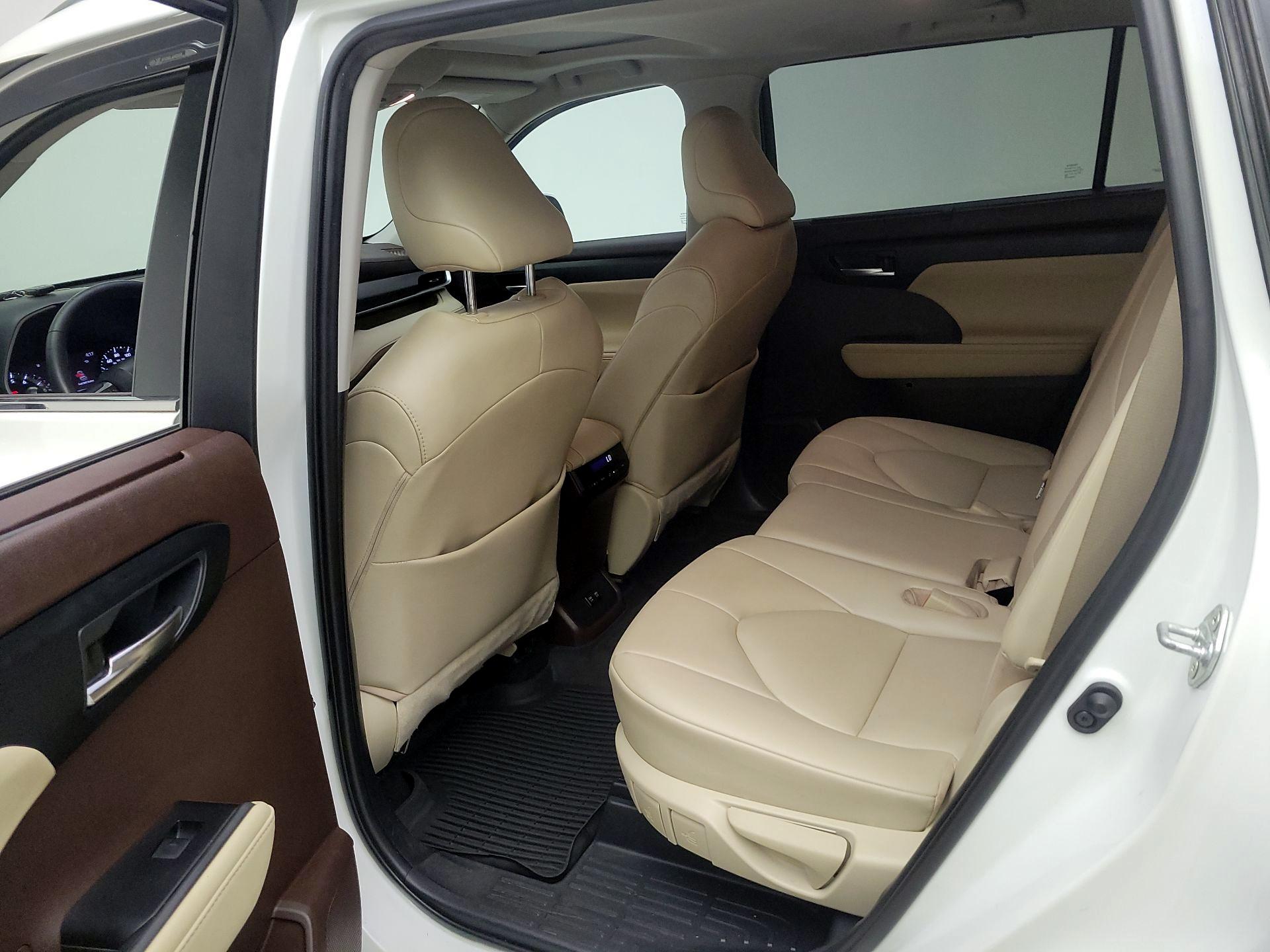 Thumbnail: 2021 Toyota Highlander - 19