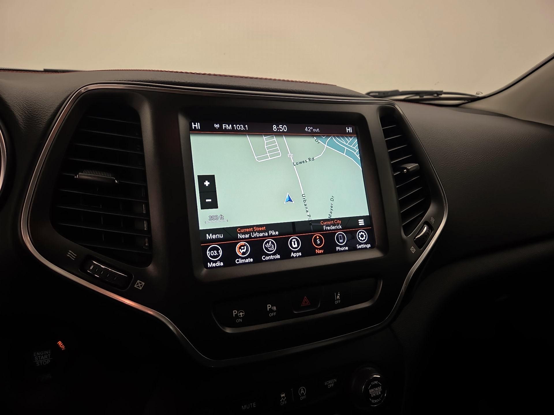 Thumbnail: 2020 Jeep Cherokee - 14