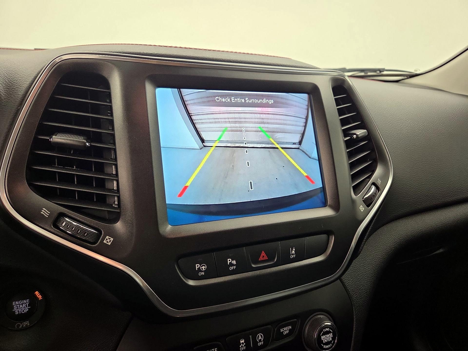 Thumbnail: 2020 Jeep Cherokee - 15