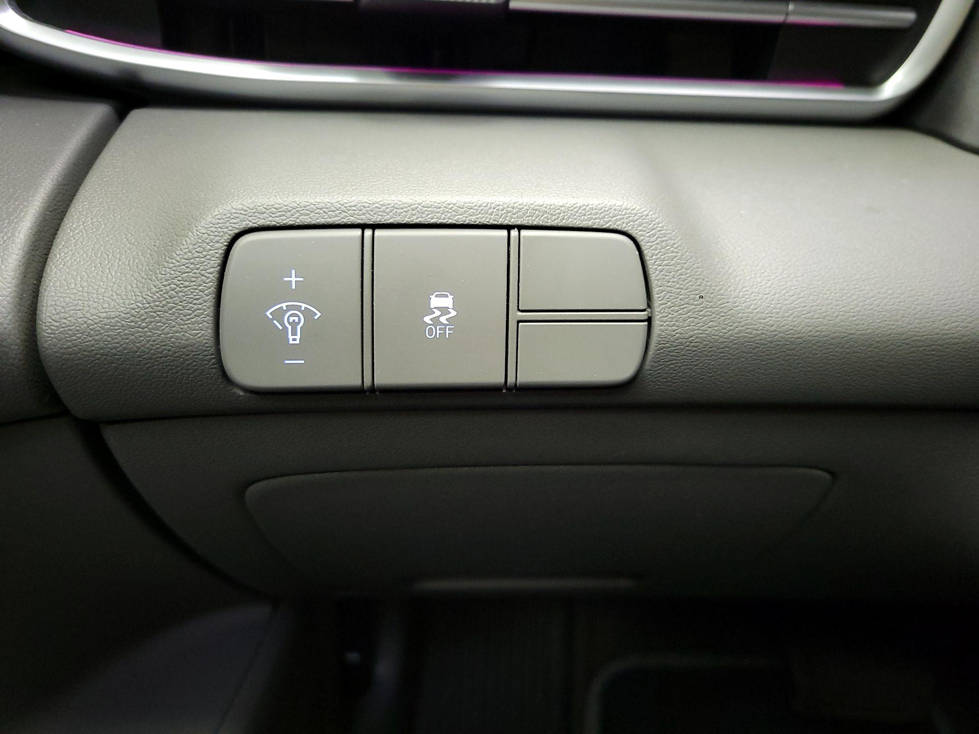 Thumbnail: 2024 Hyundai Elantra - 13