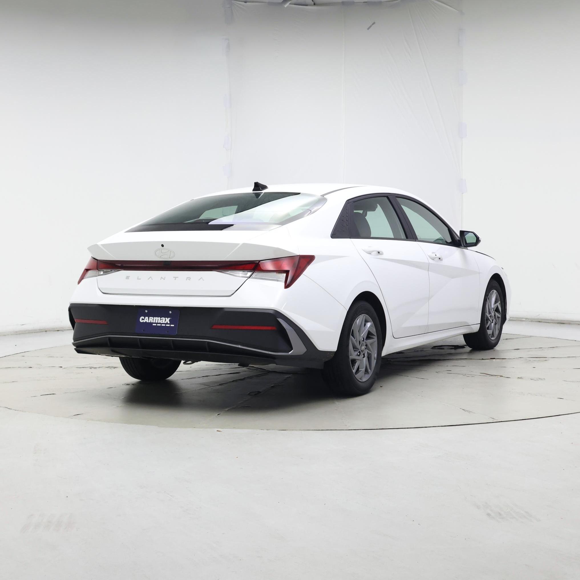 Thumbnail: 2024 Hyundai Elantra - 8