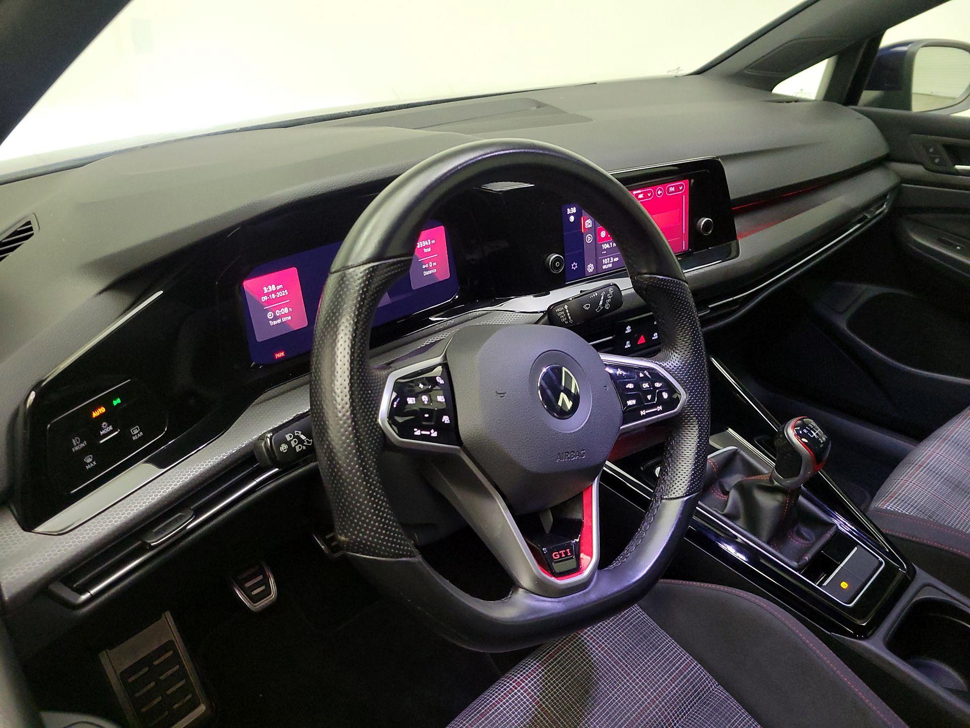 Thumbnail: 2023 Volkswagen Golf - 9