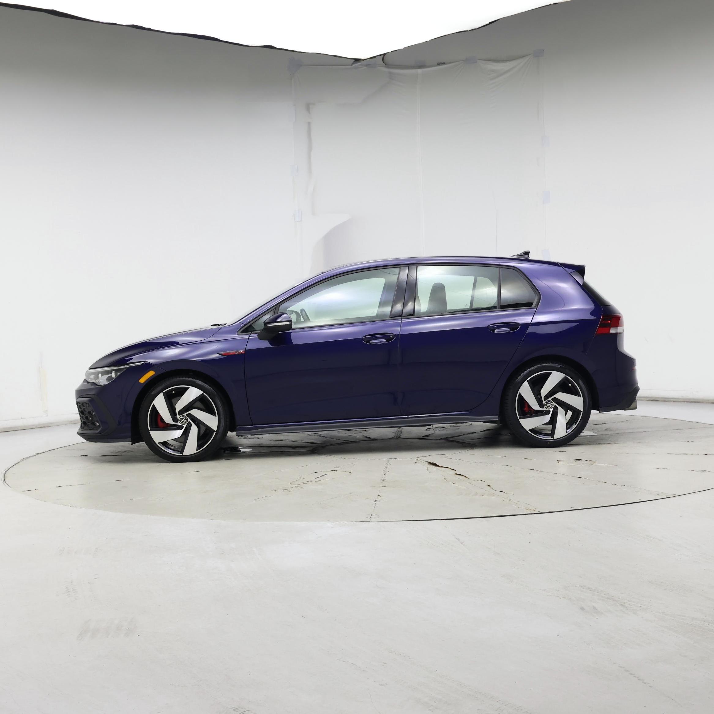 Thumbnail: 2023 Volkswagen Golf - 3