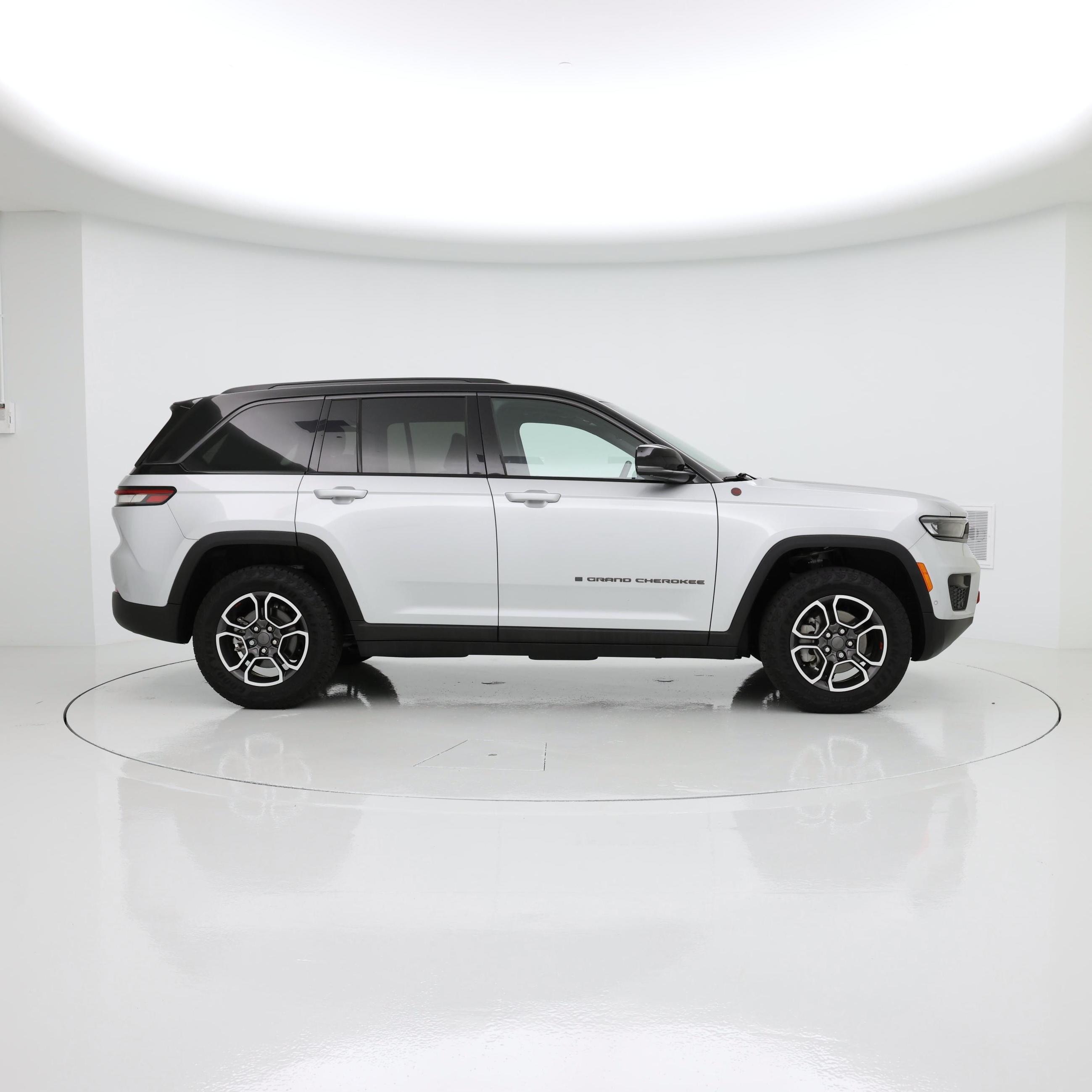 Thumbnail: 2022 Jeep Grand Cherokee - 7