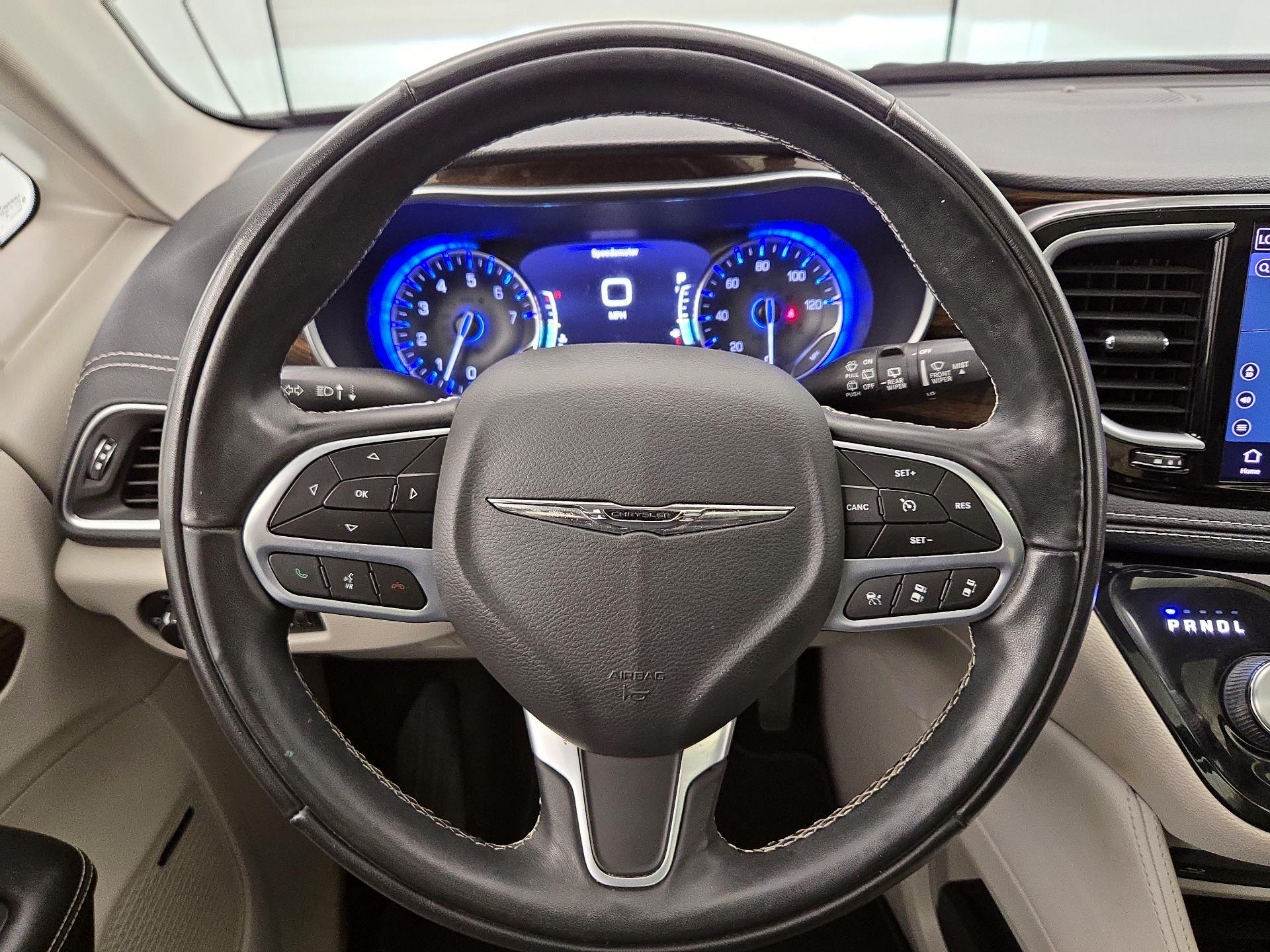 Thumbnail: 2022 Chrysler Pacifica - 10