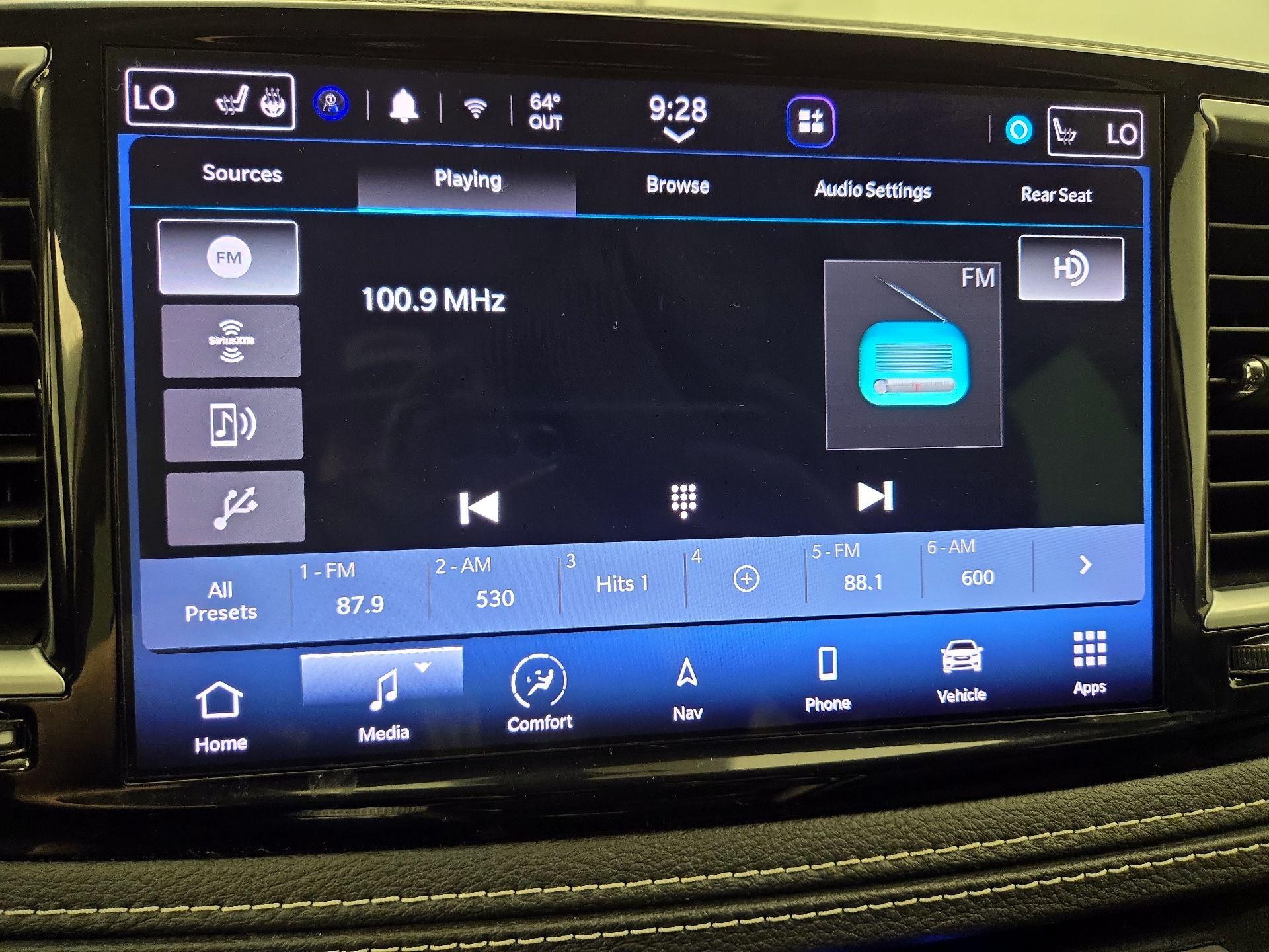 Thumbnail: 2022 Chrysler Pacifica - 16