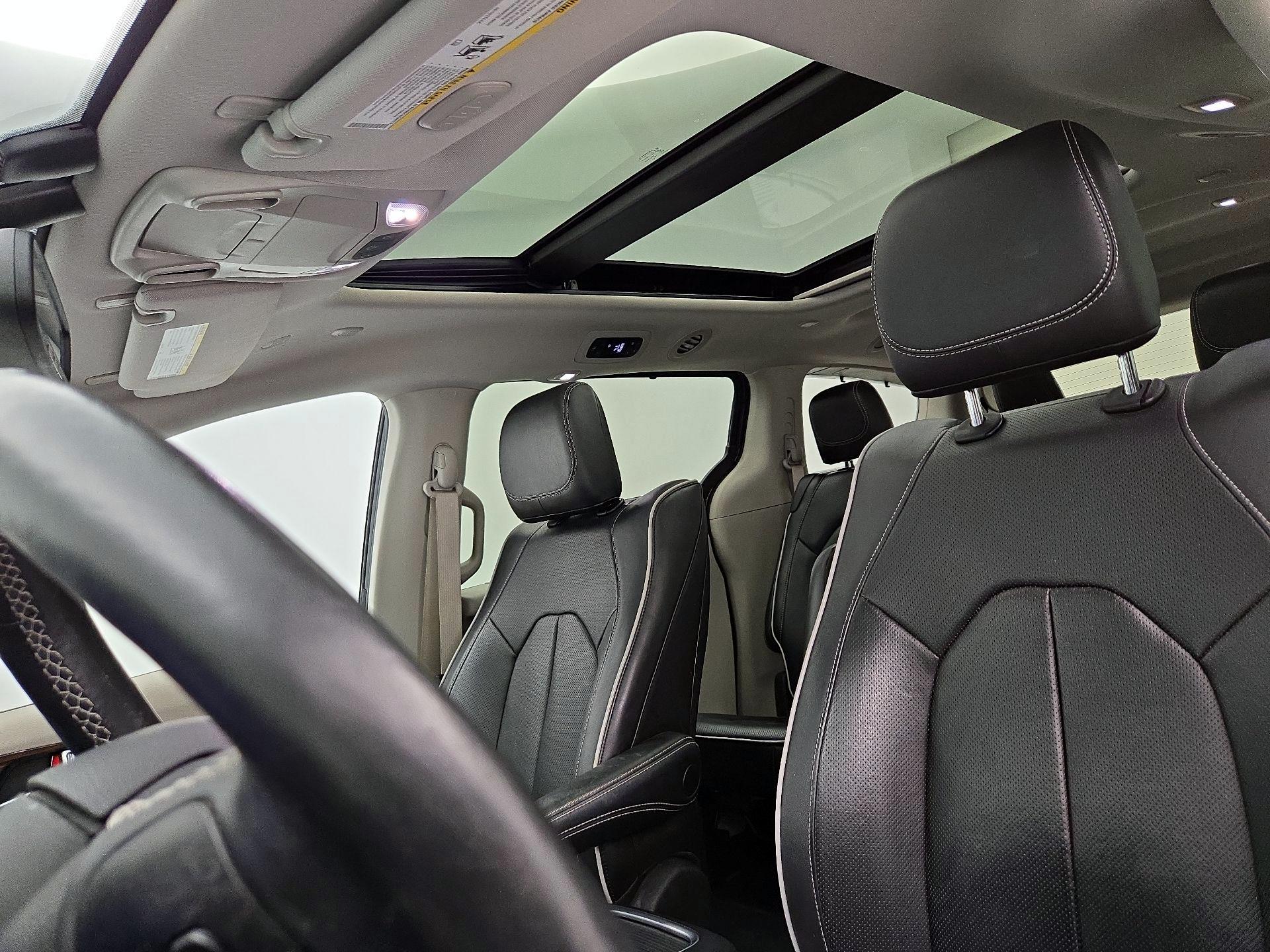 Thumbnail: 2022 Chrysler Pacifica - 20