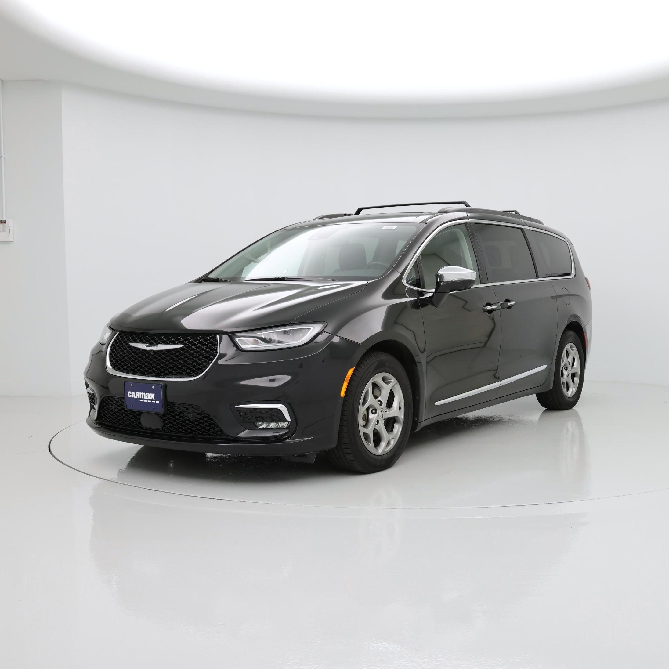 Thumbnail: 2022 Chrysler Pacifica - 4
