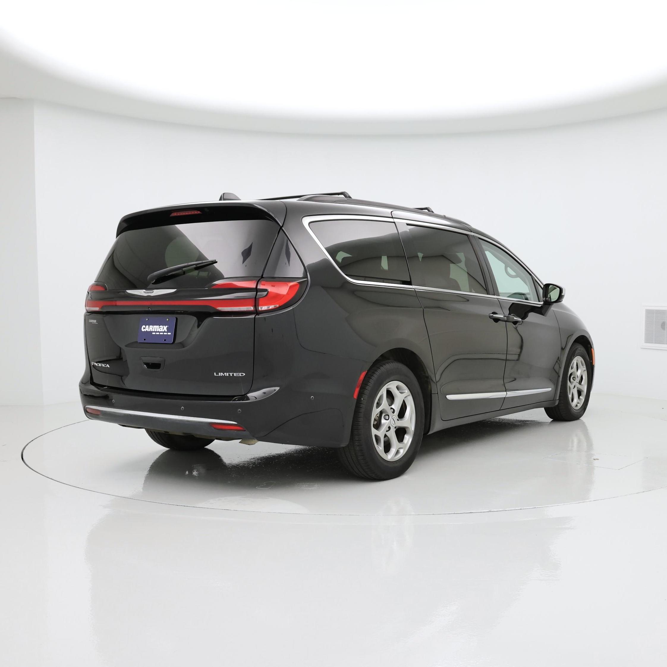 Thumbnail: 2022 Chrysler Pacifica - 8