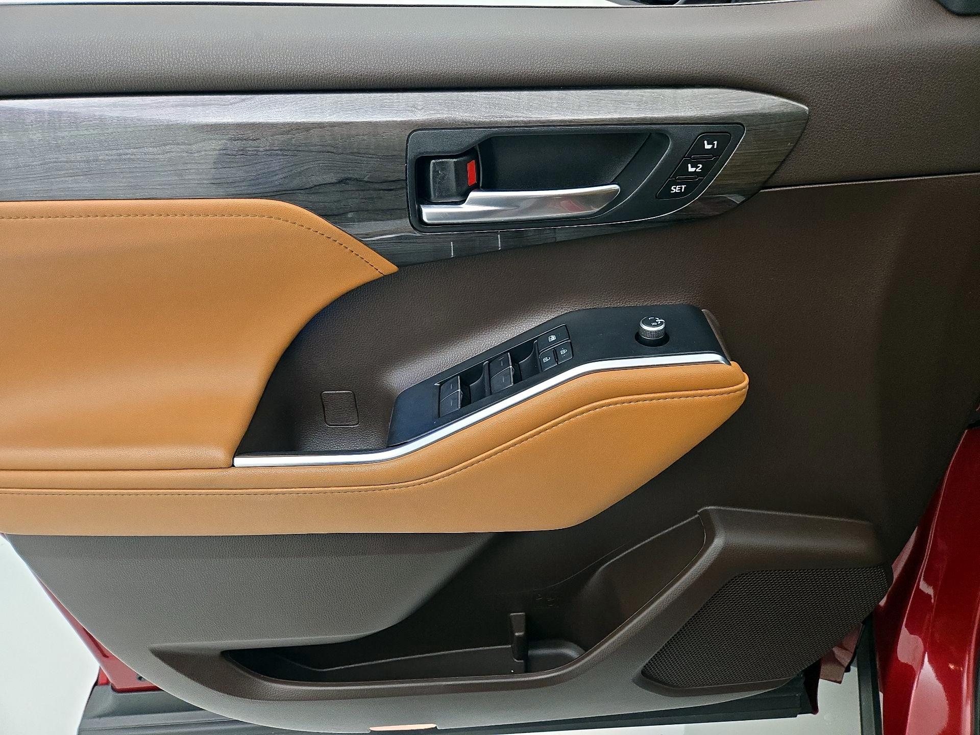 Thumbnail: 2021 Toyota Highlander - 12