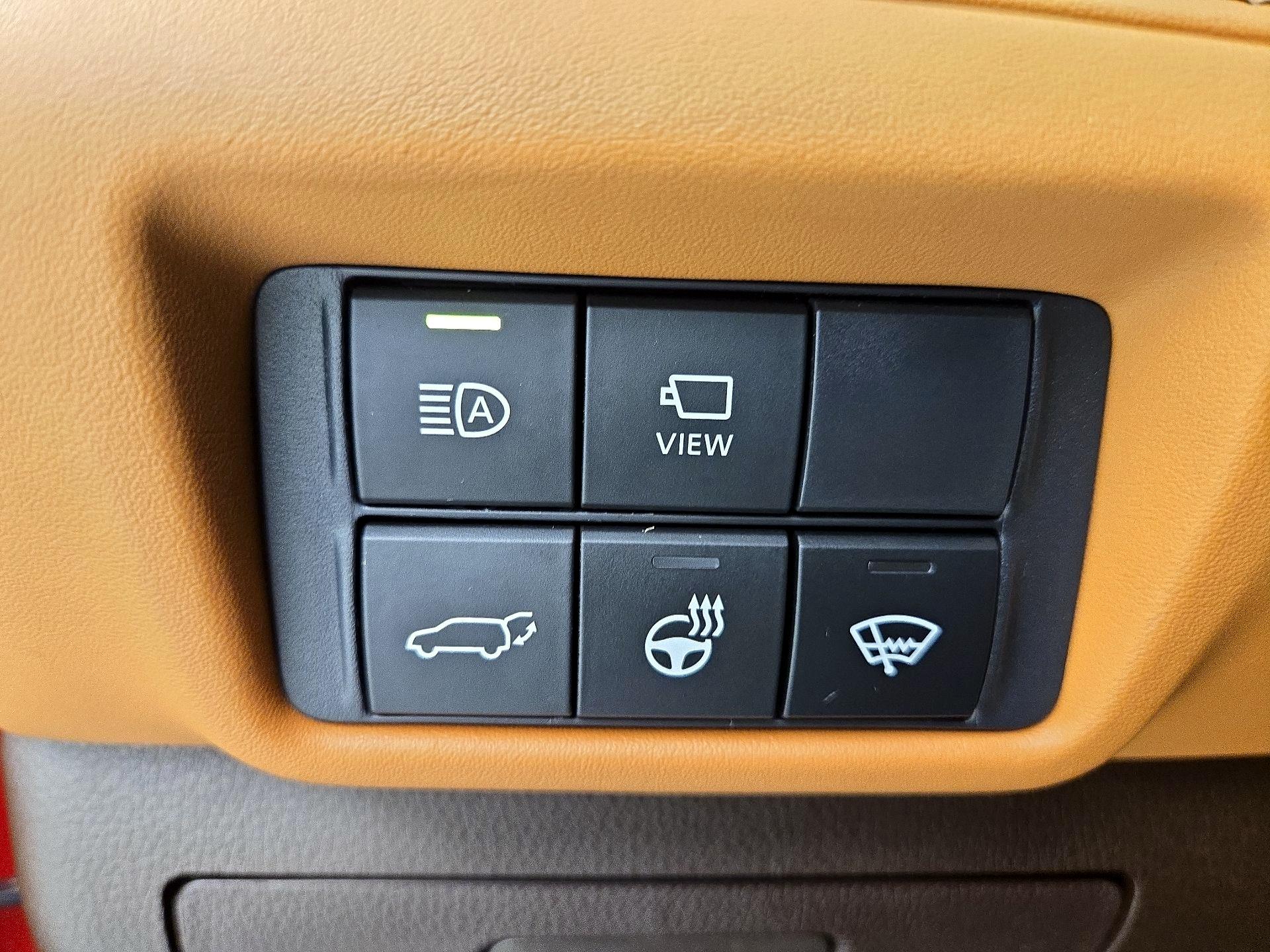 Thumbnail: 2021 Toyota Highlander - 13