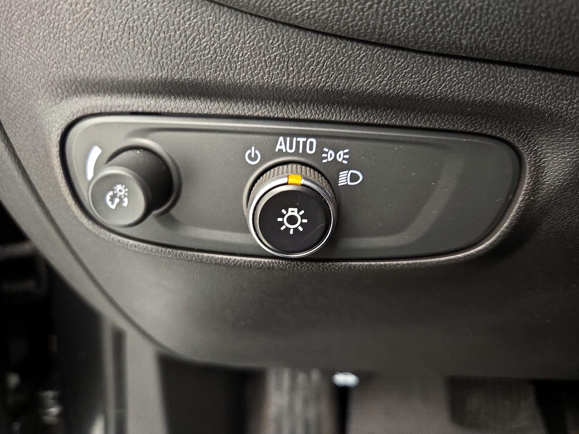 Thumbnail: 2020 Chevrolet Equinox - 13