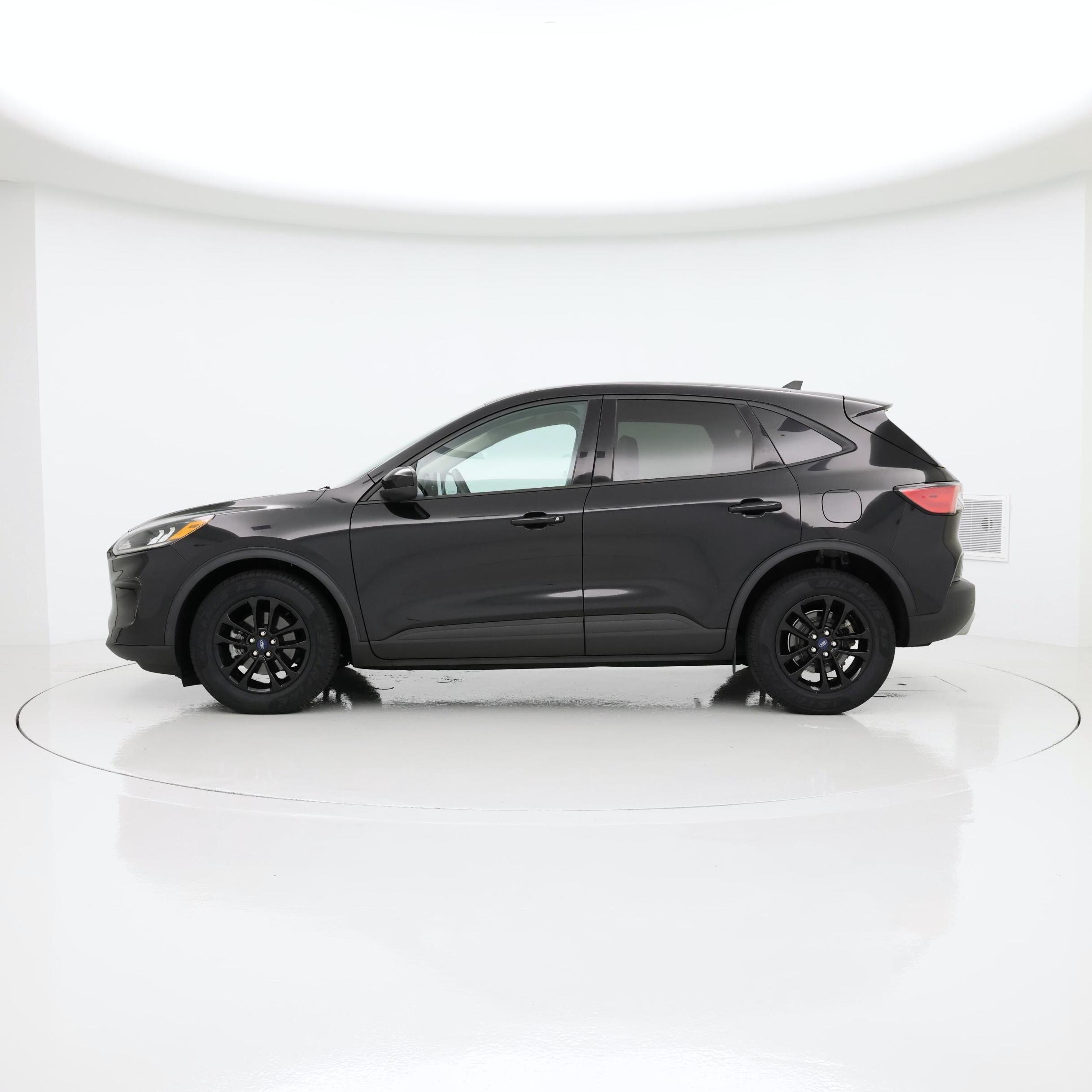 Thumbnail: 2020 Ford Escape - 3
