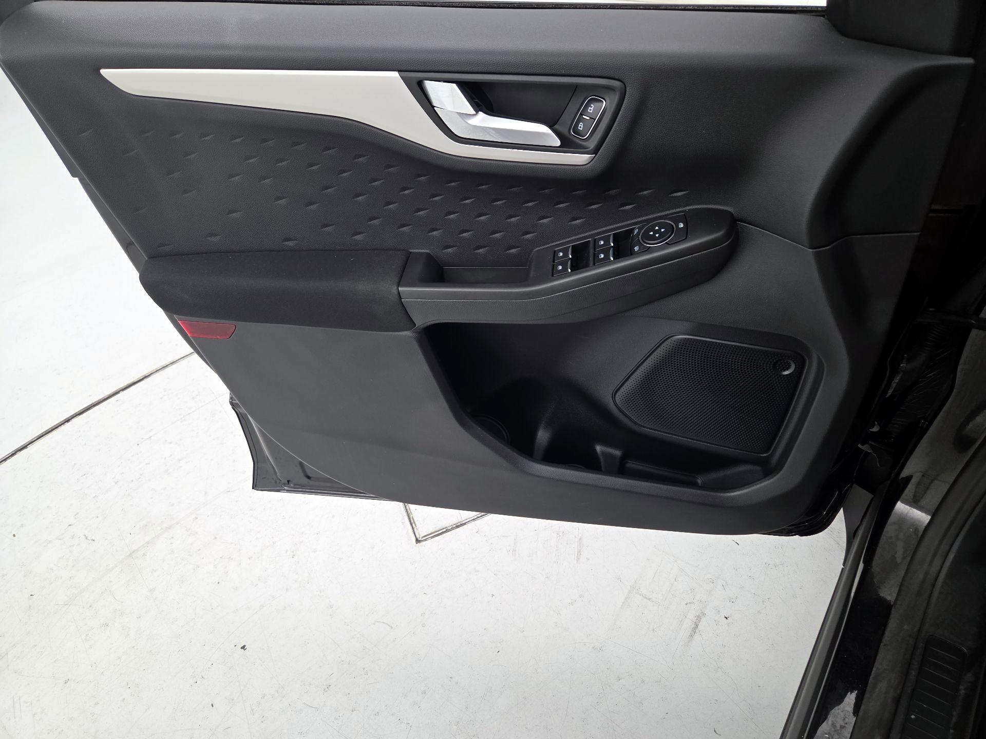 Thumbnail: 2020 Ford Escape - 12