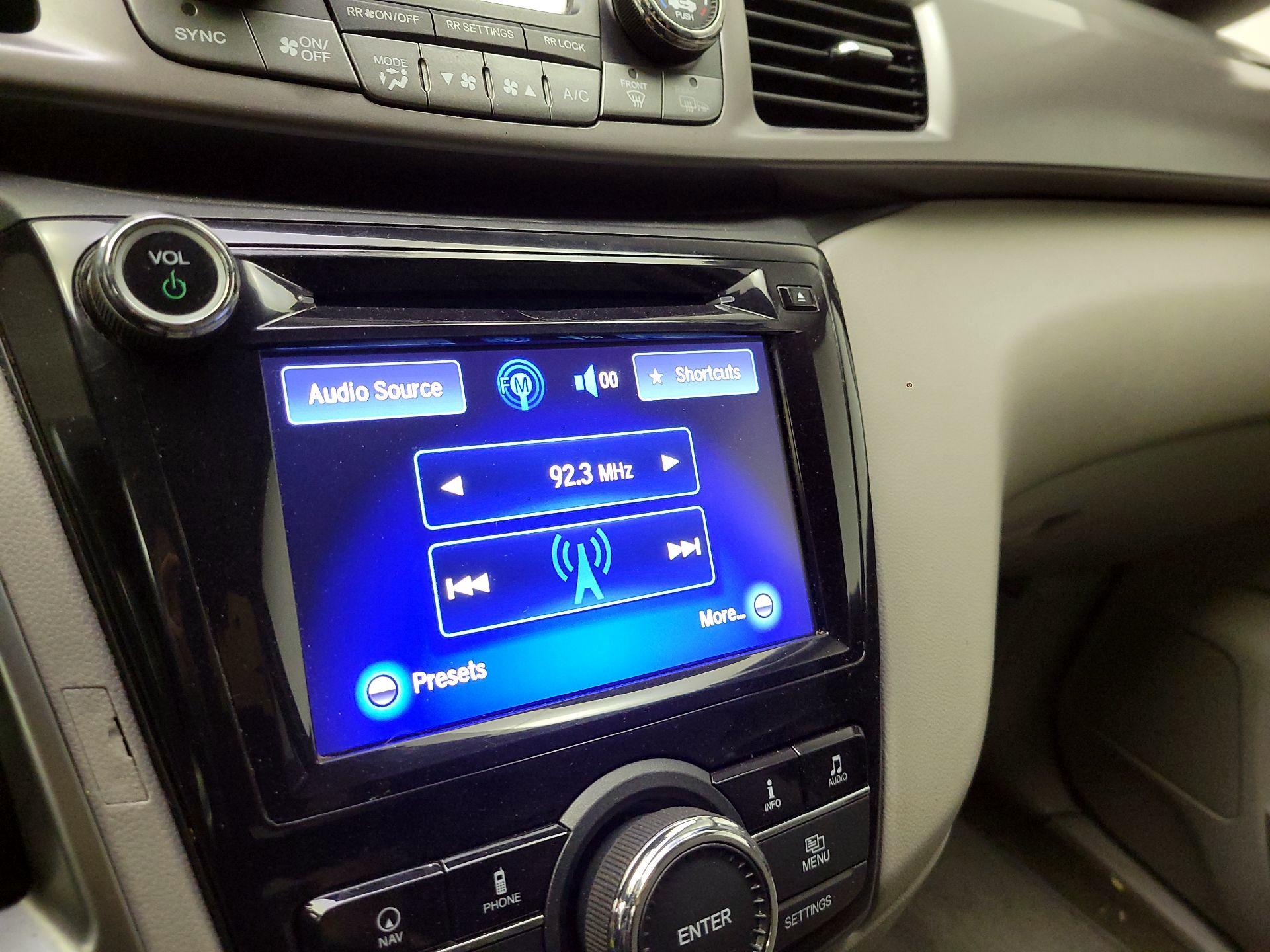 Thumbnail: 2016 Honda Odyssey - 16