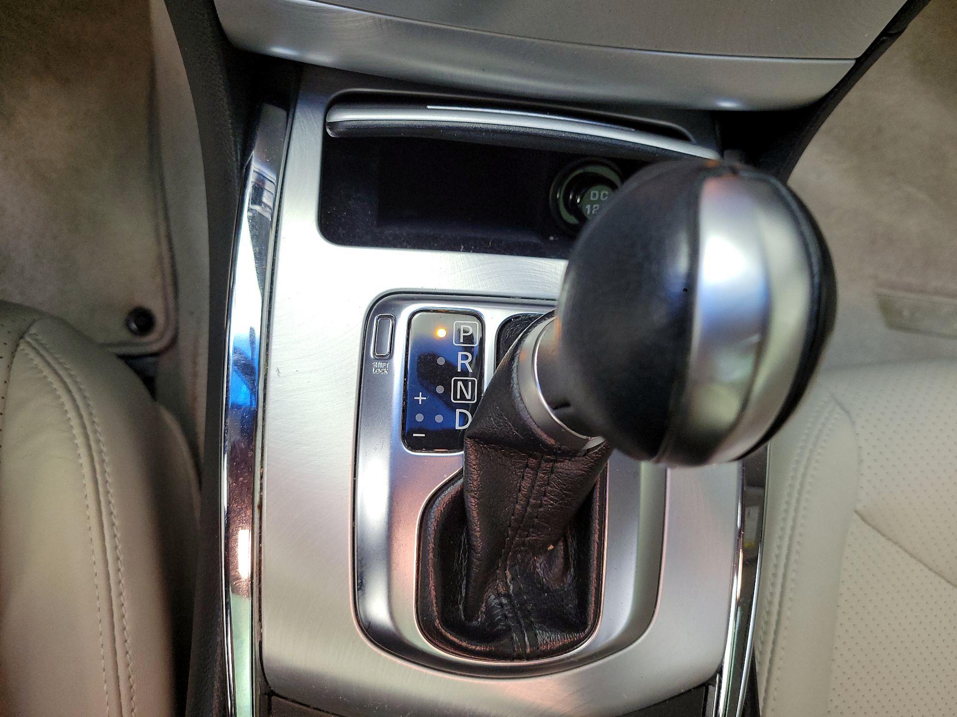 Thumbnail: 2014 INFINITI Q60 - 17