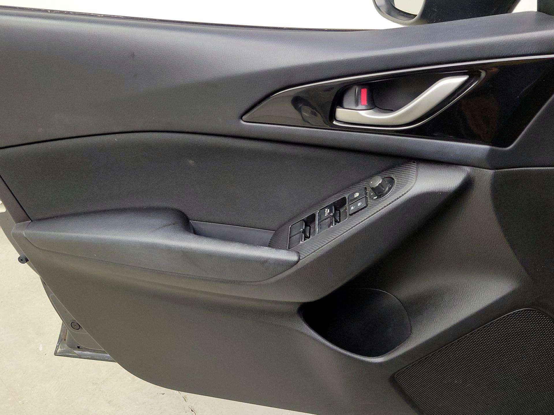 Thumbnail: 2016 Mazda Mazda3 - 12