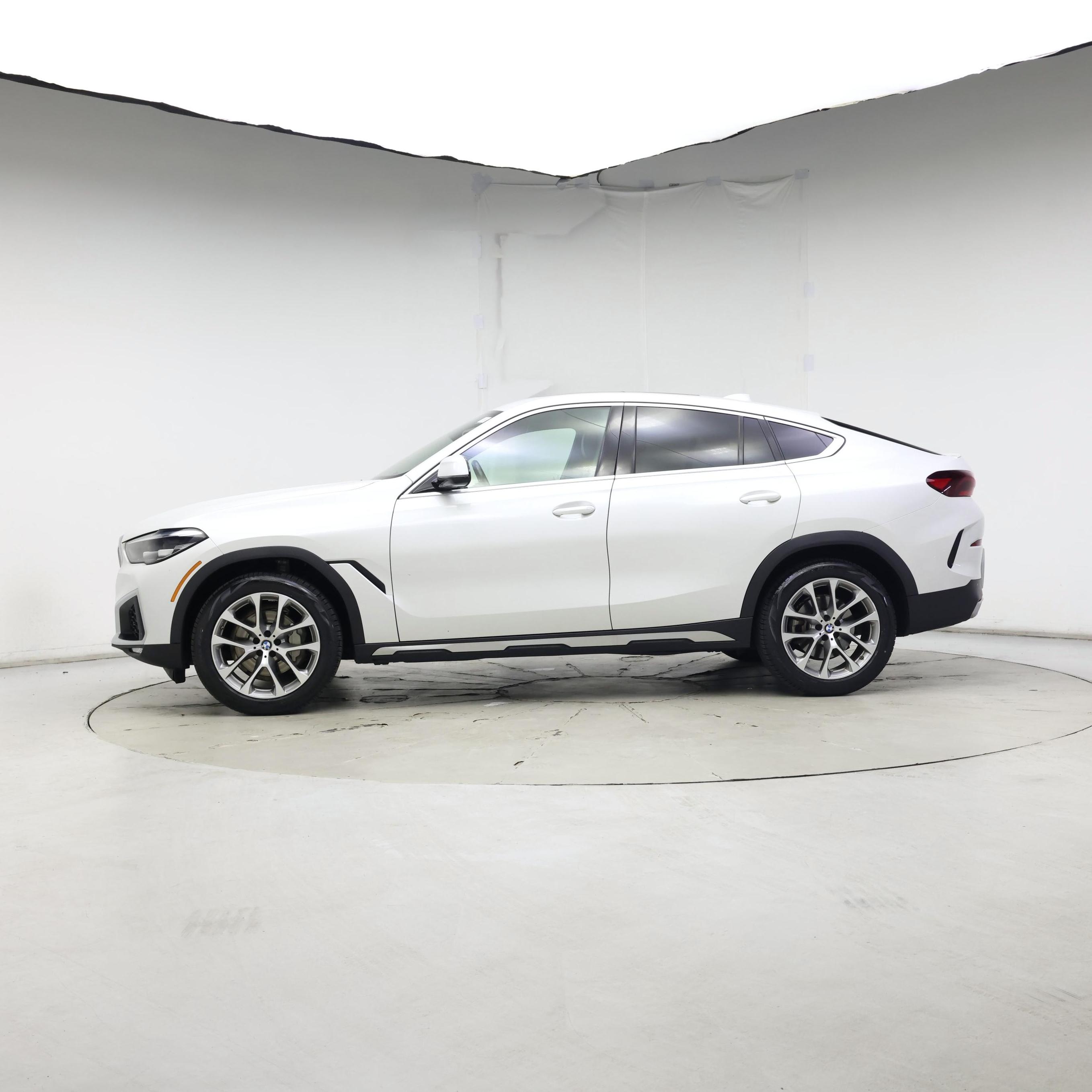 Thumbnail: 2021 BMW X6 - 3