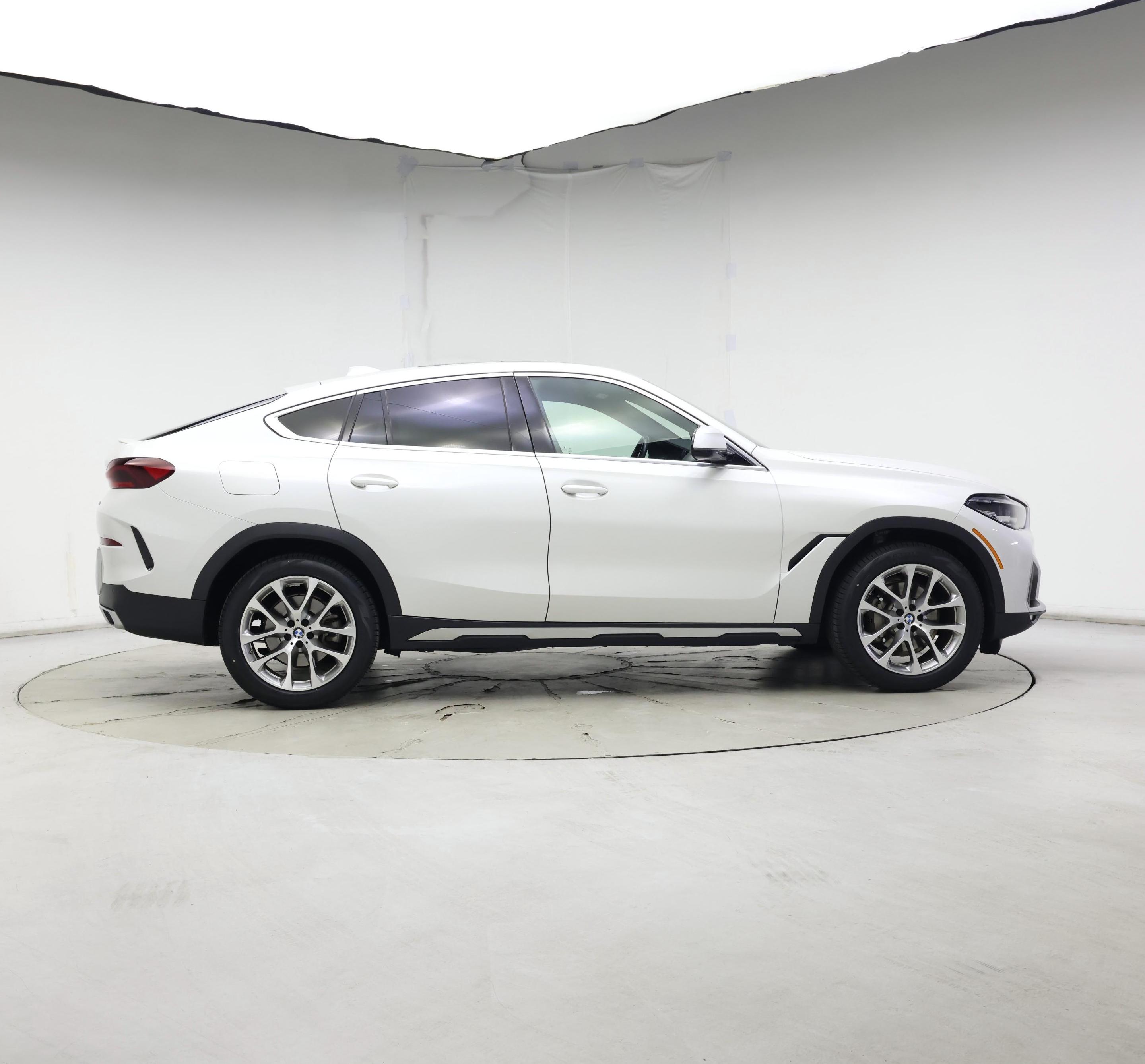 Thumbnail: 2021 BMW X6 - 7