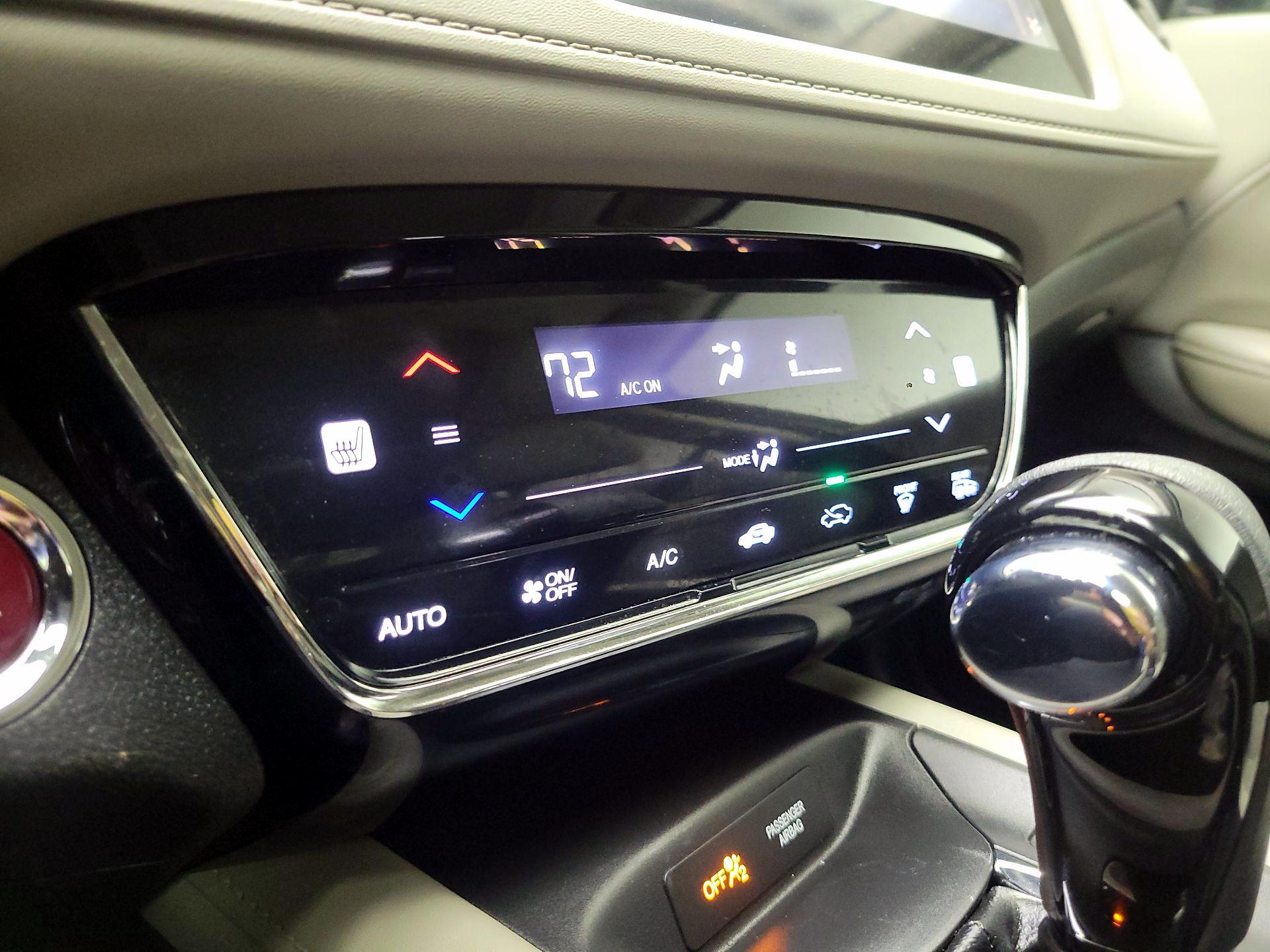 Thumbnail: 2016 Honda HR-V - 17