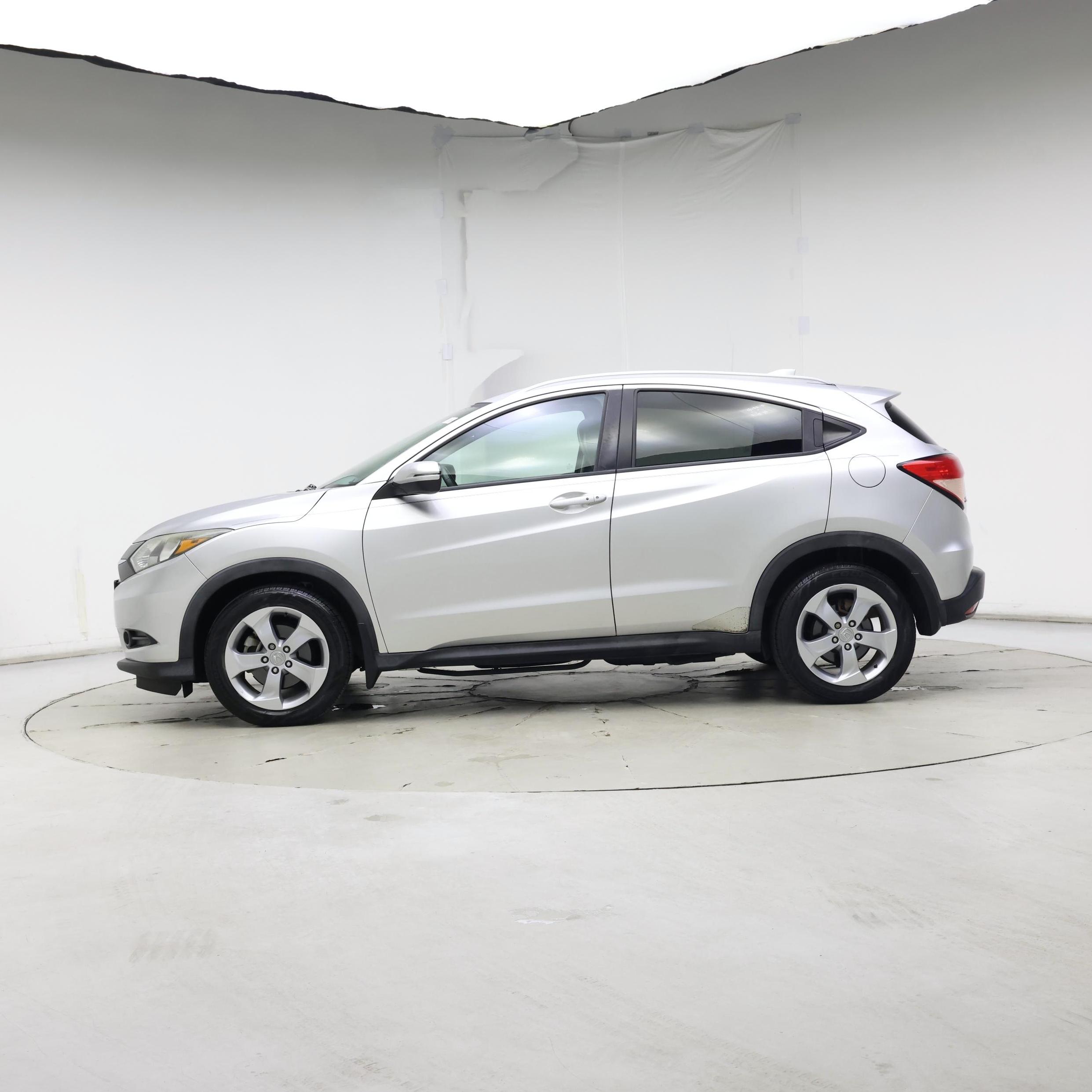 Thumbnail: 2016 Honda HR-V - 3