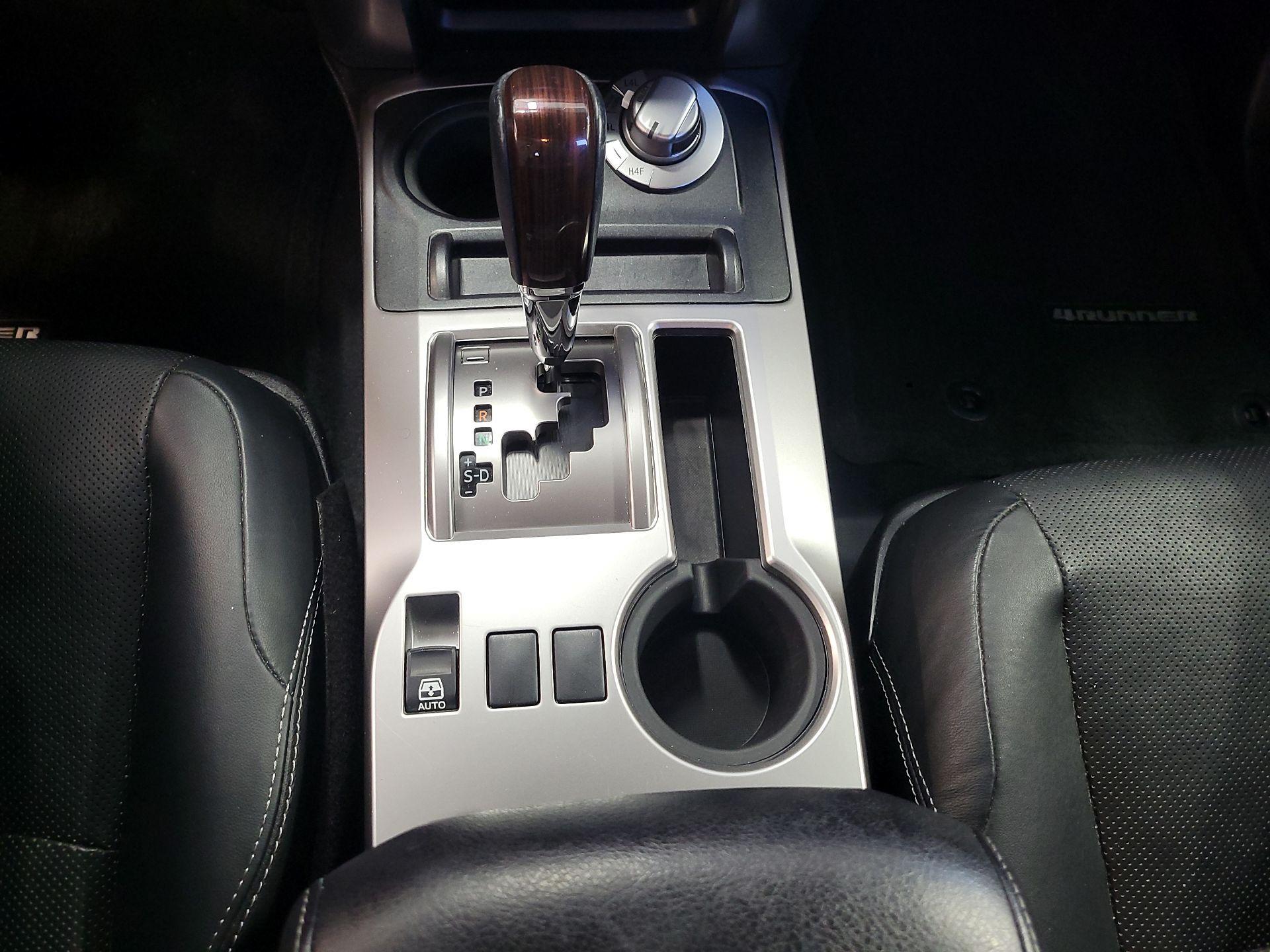 Thumbnail: 2016 Toyota 4Runner - 18